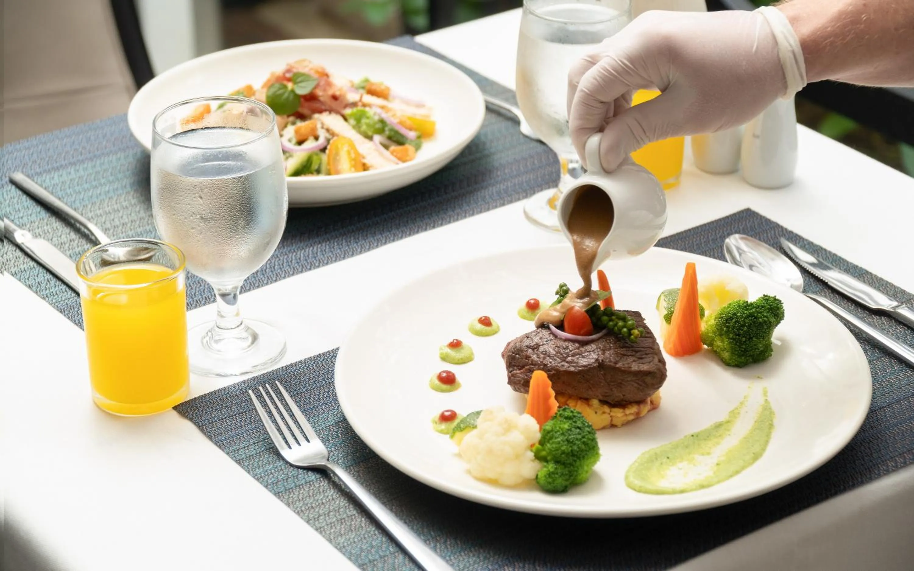 Food and drinks in Central Indochine d'Angkor Hotel