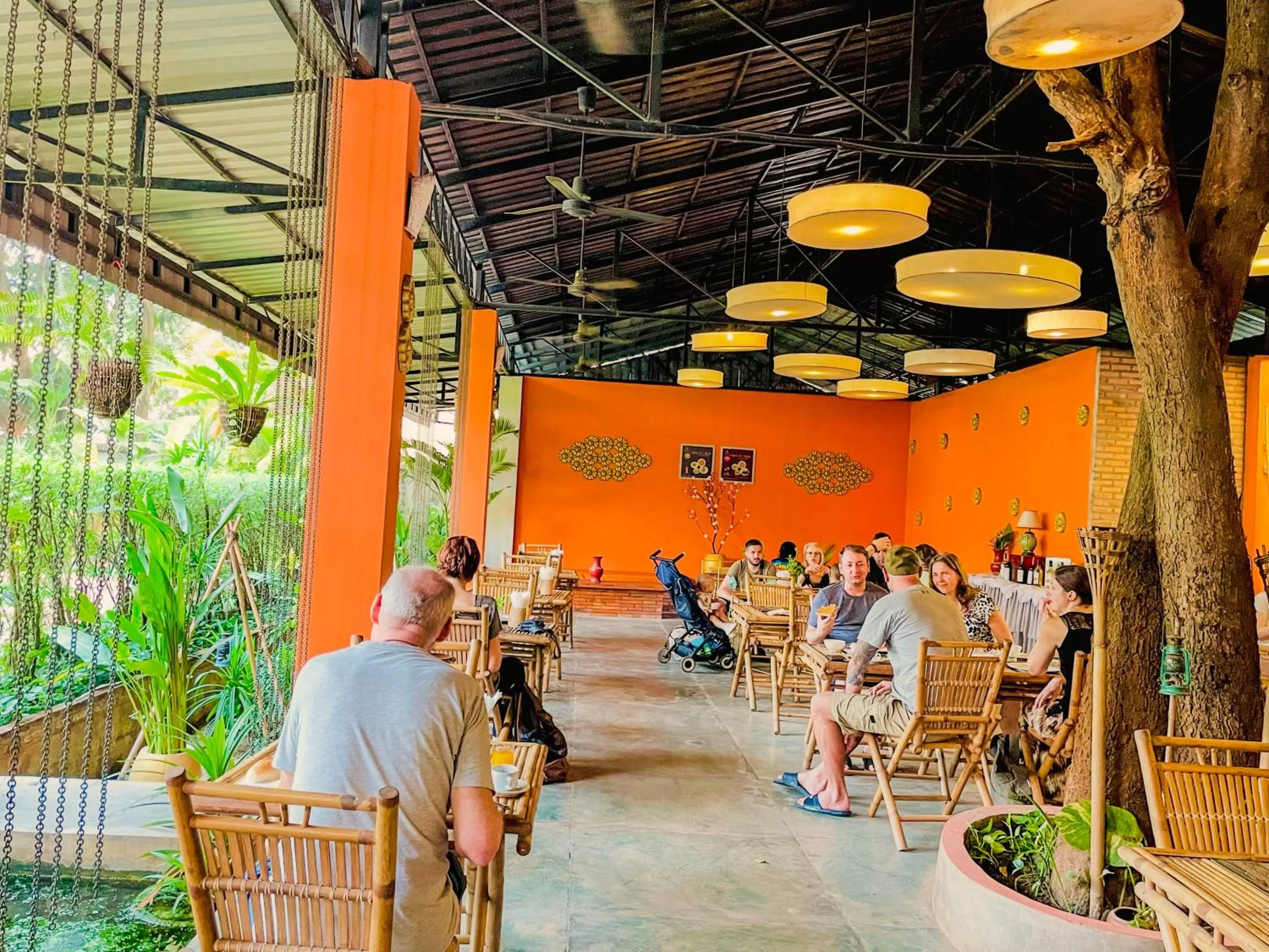 Restaurant/places to eat in Central Indochine d'Angkor Hotel