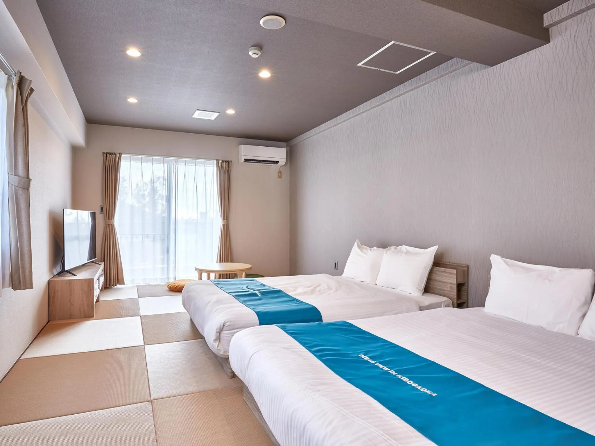 Photo of the whole room, Bed in Ocean View in Kibogaoka