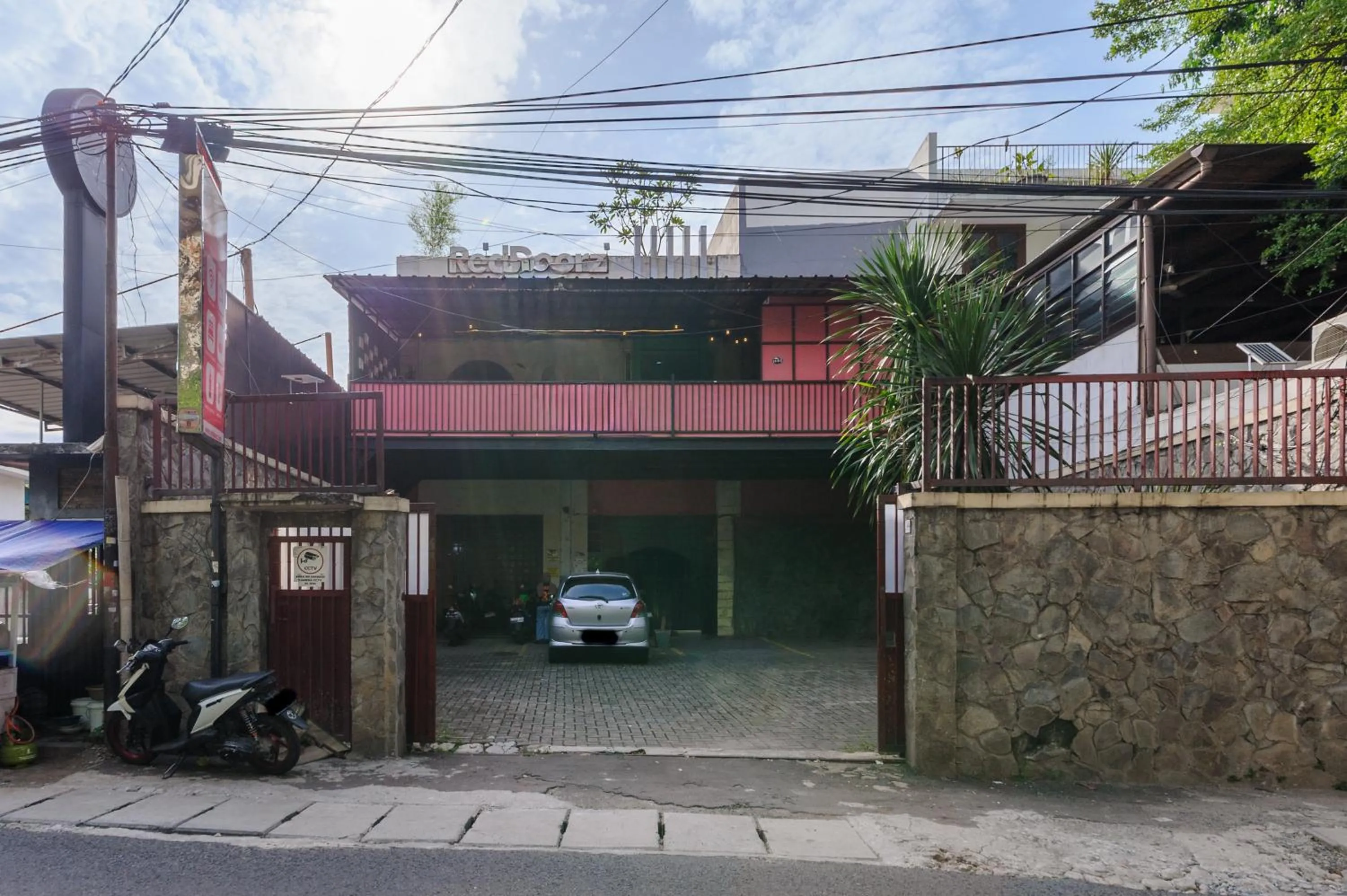 RedDoorz near Cilandak Town Square