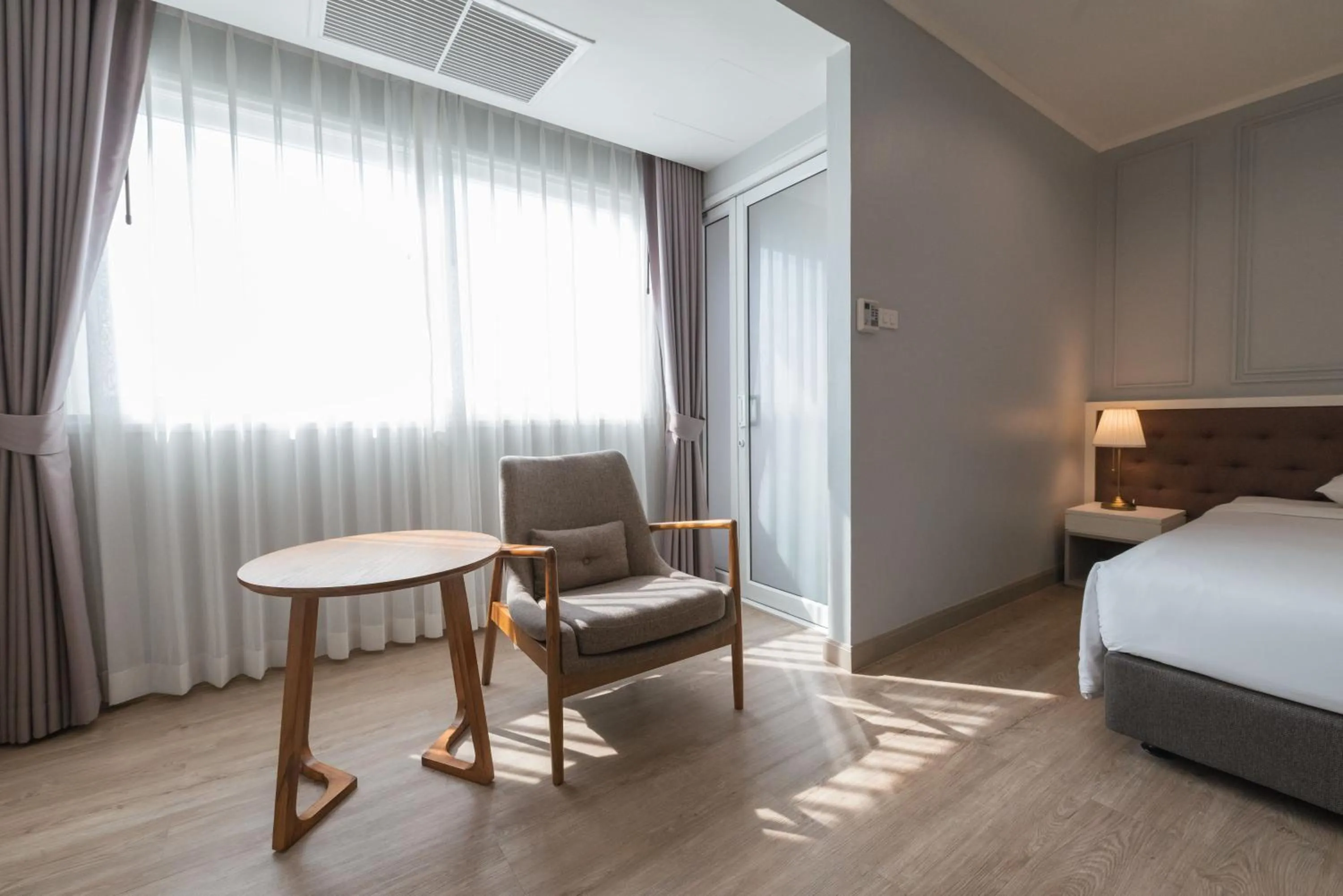 View (from property/room), Bed in Jasmine Resort Sriracha