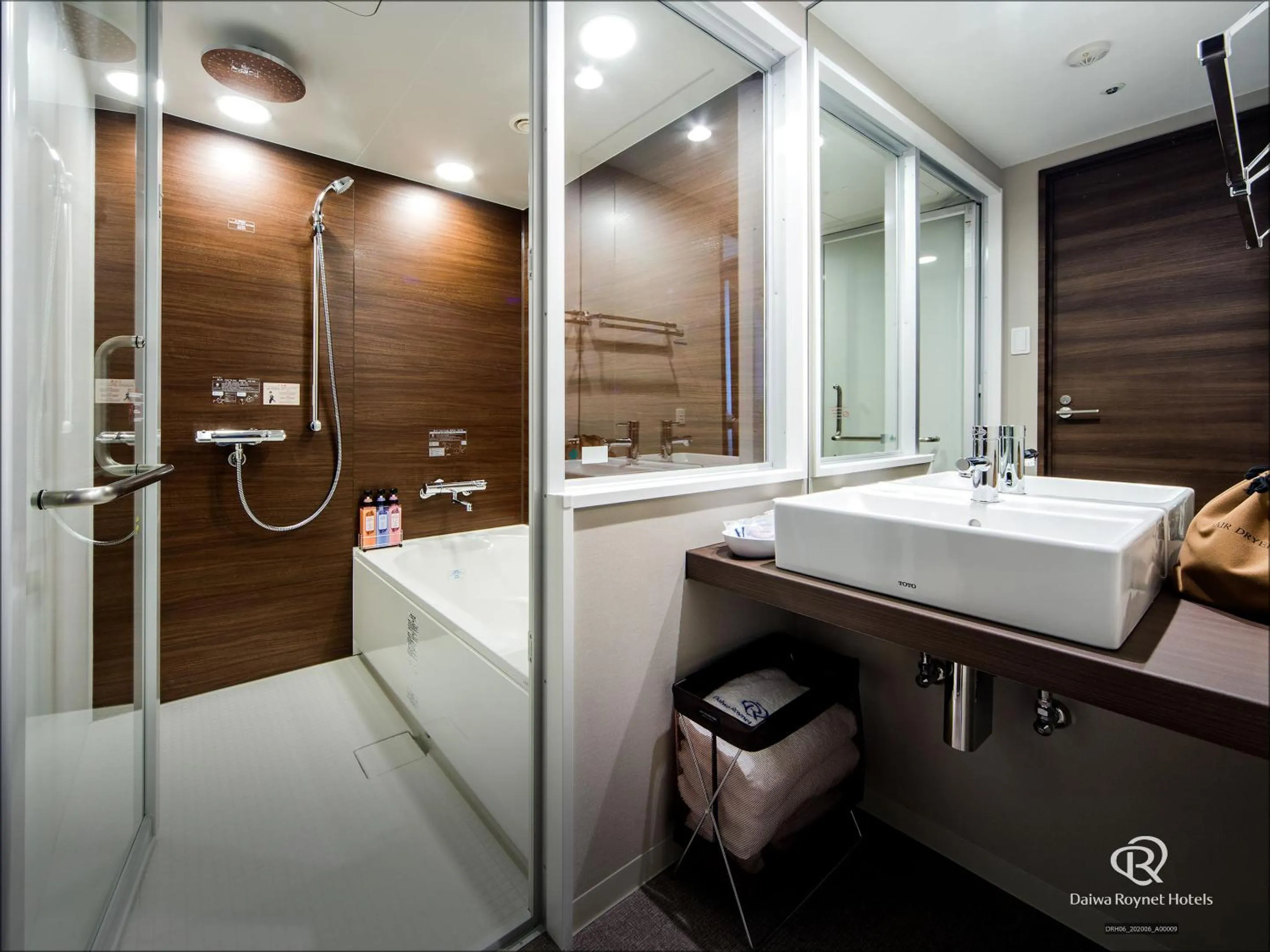 Shower in Daiwa Roynet Hotel Matsuyama