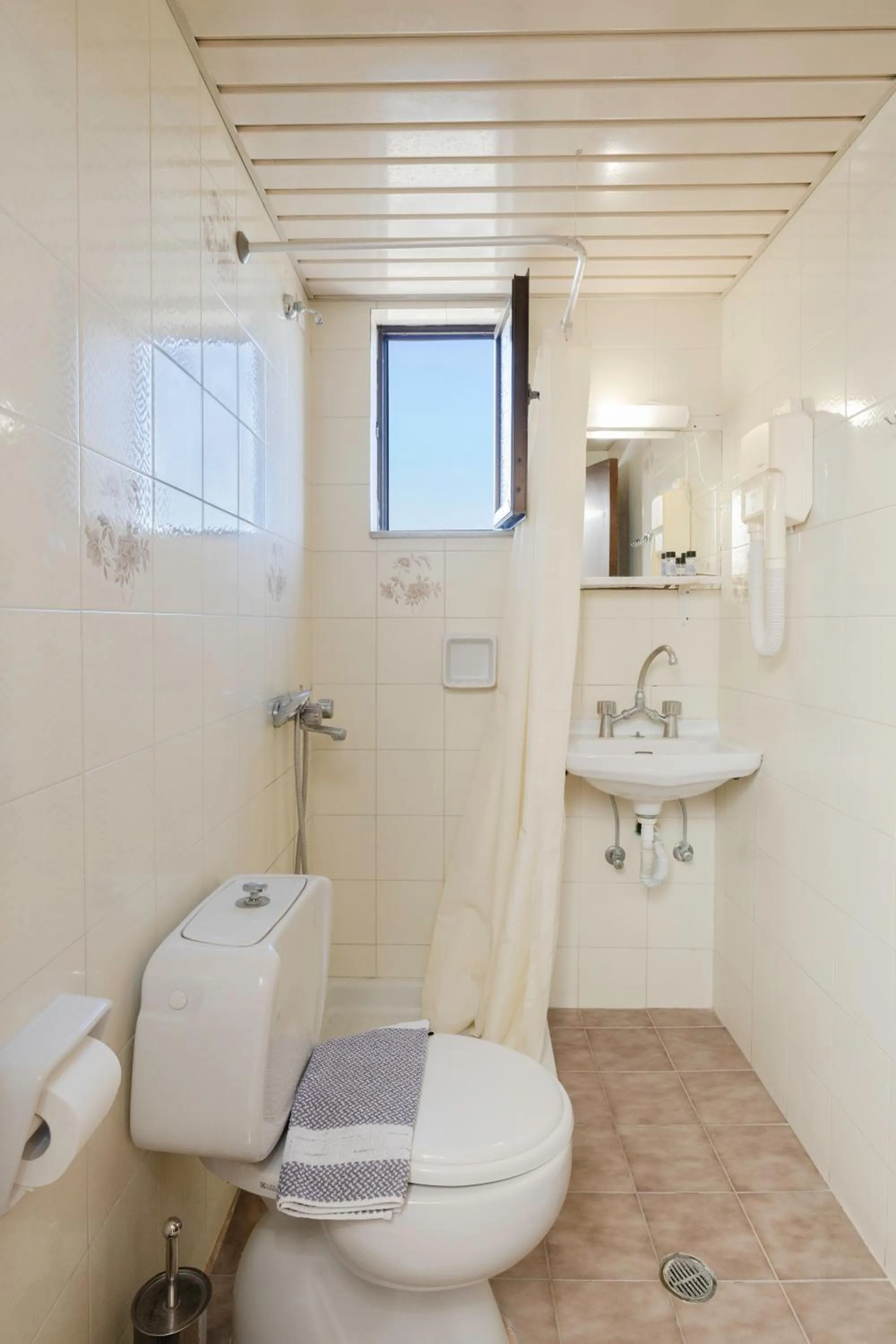 Bathroom in Heleni Beach Hotel