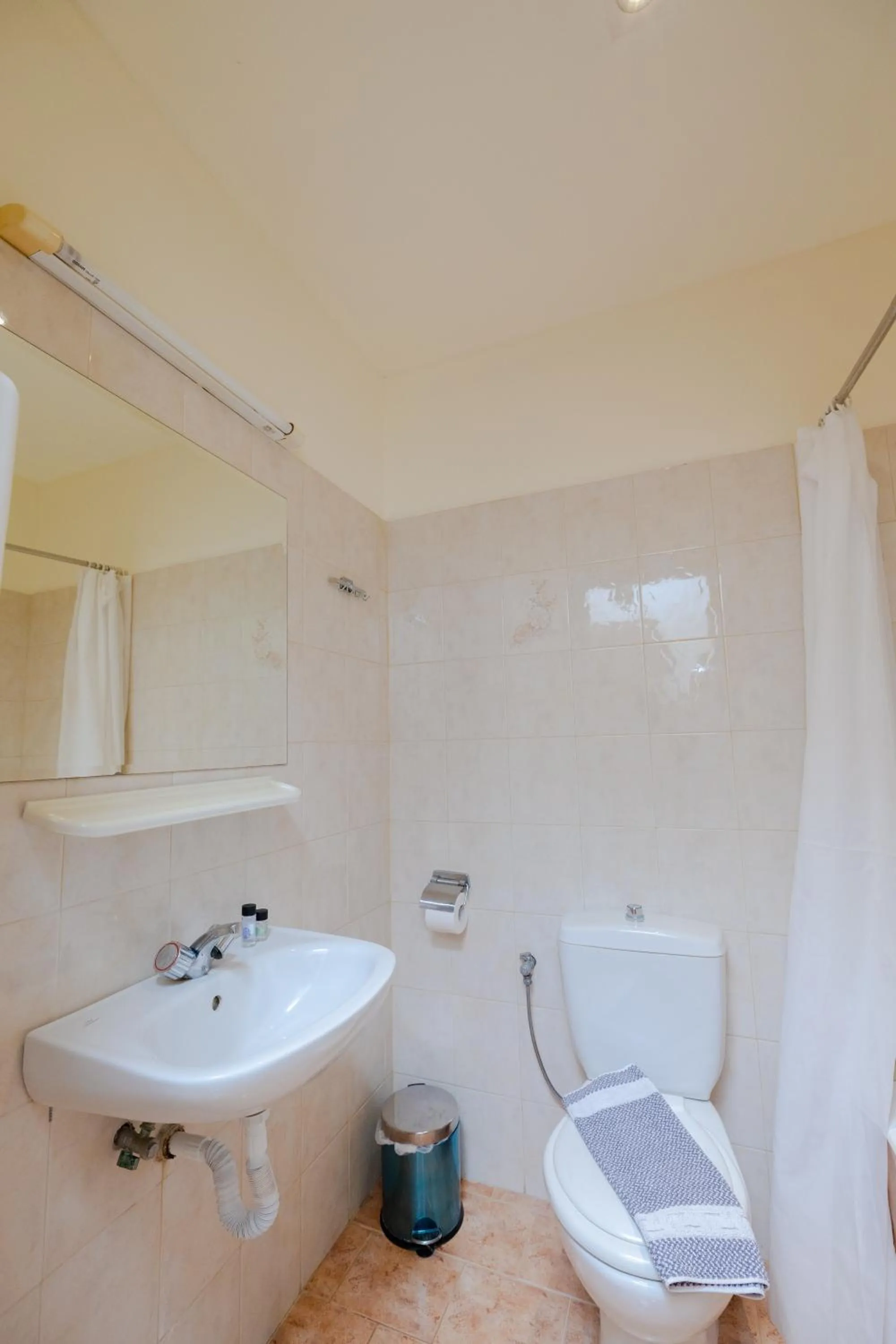 Bathroom in Heleni Beach Hotel