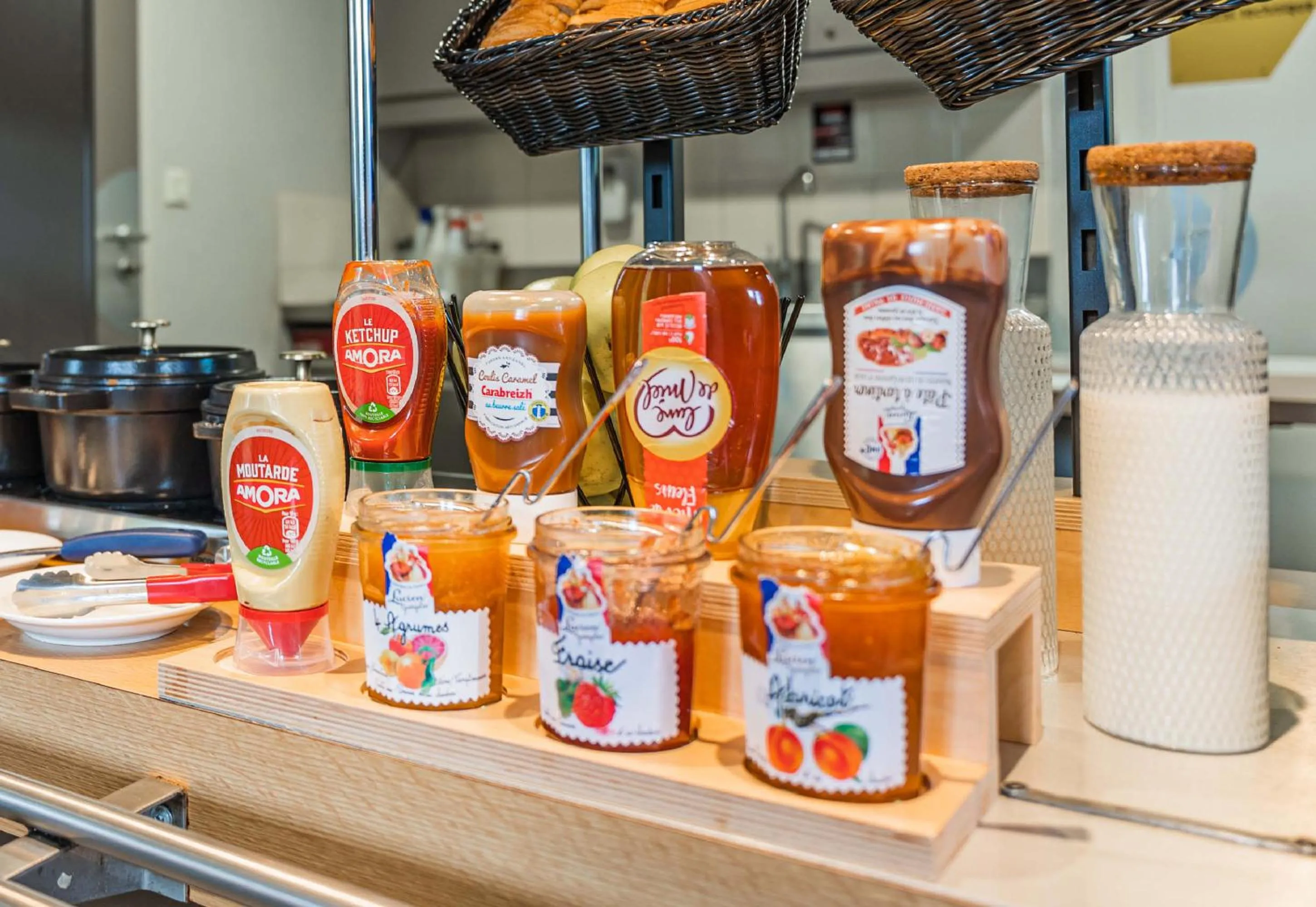 Buffet breakfast in B&B HOTEL Colmar Vignobles Ouest