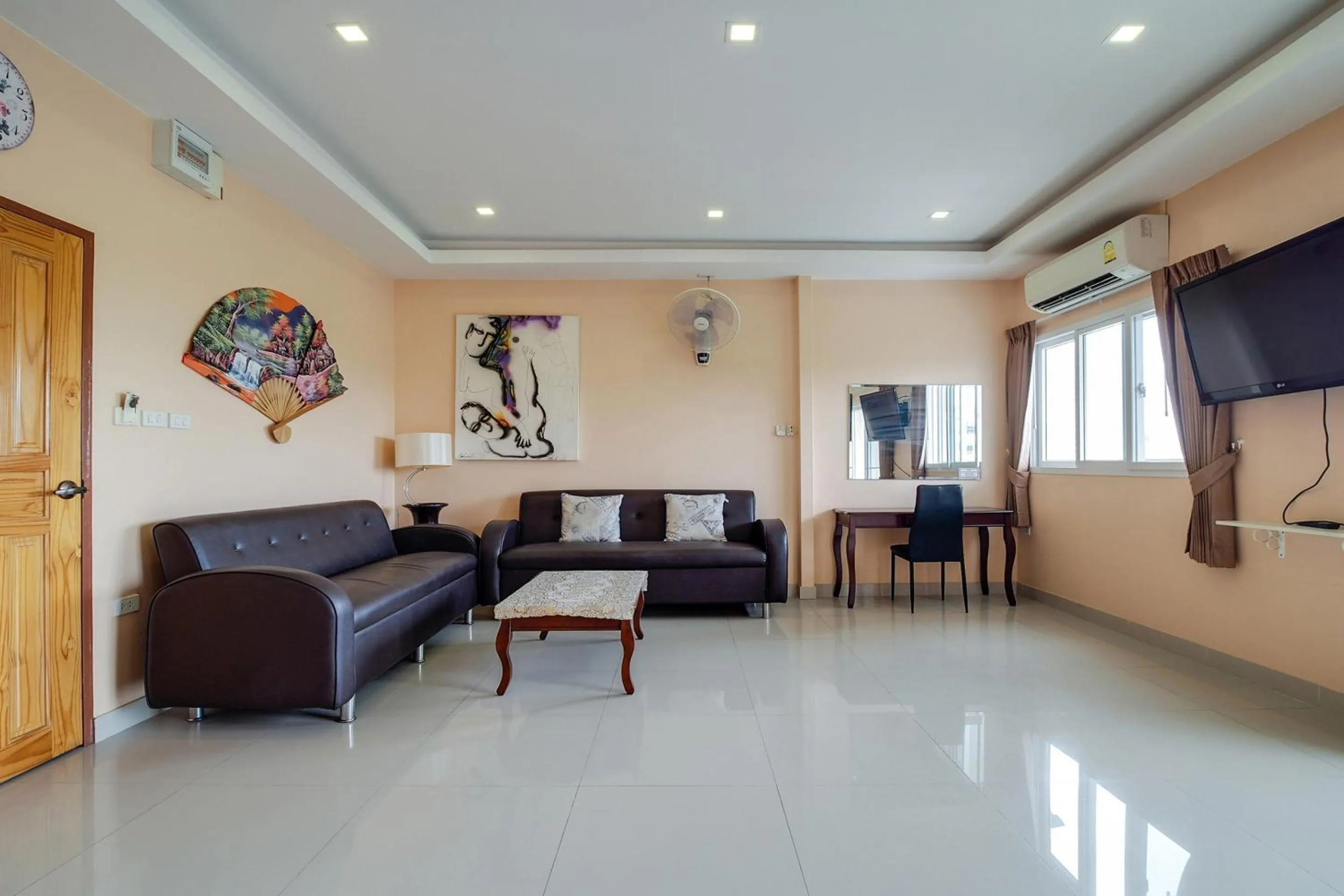 Living room in Patumnak Beach Guesthouse