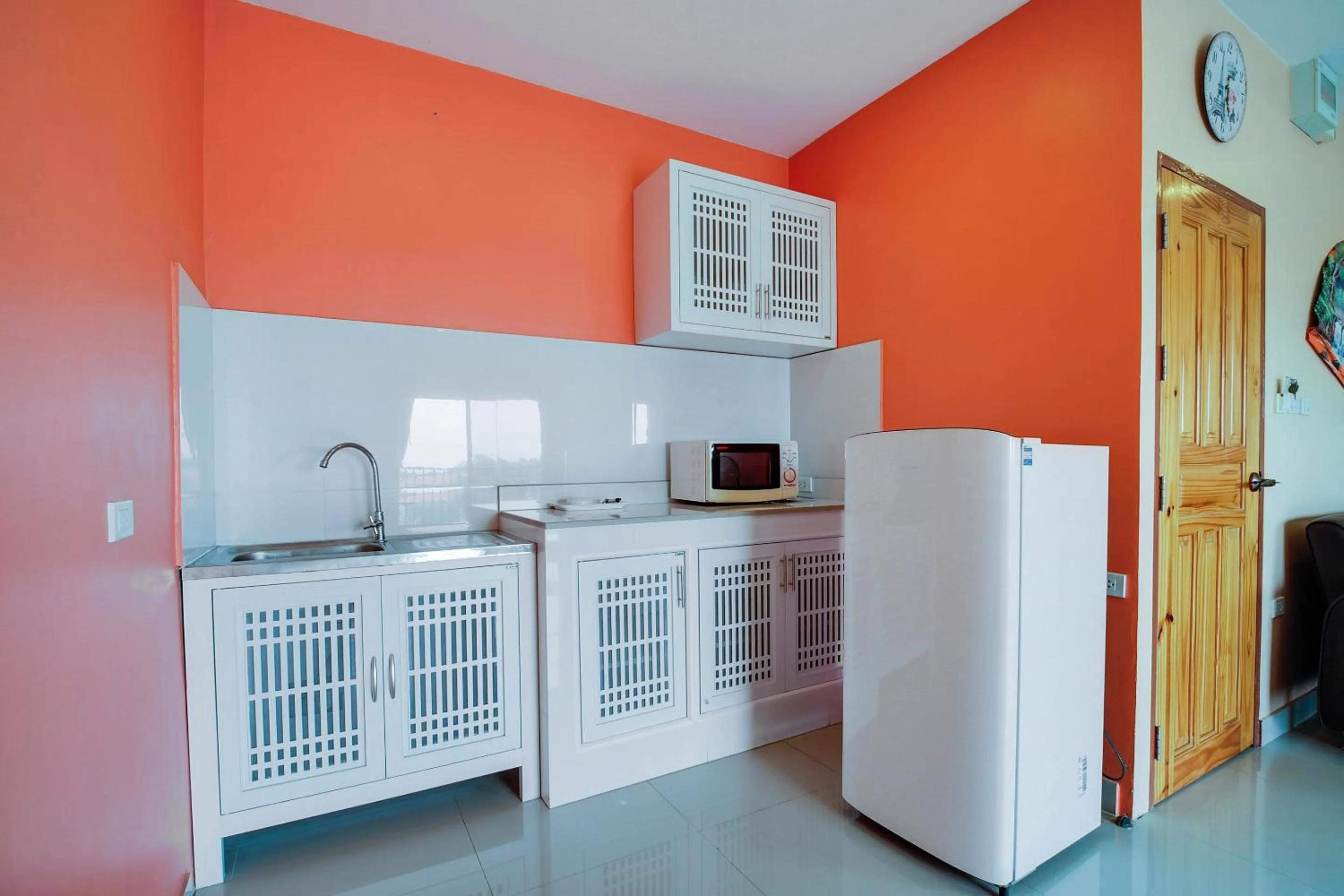 Kitchen or kitchenette in Patumnak Beach Guesthouse