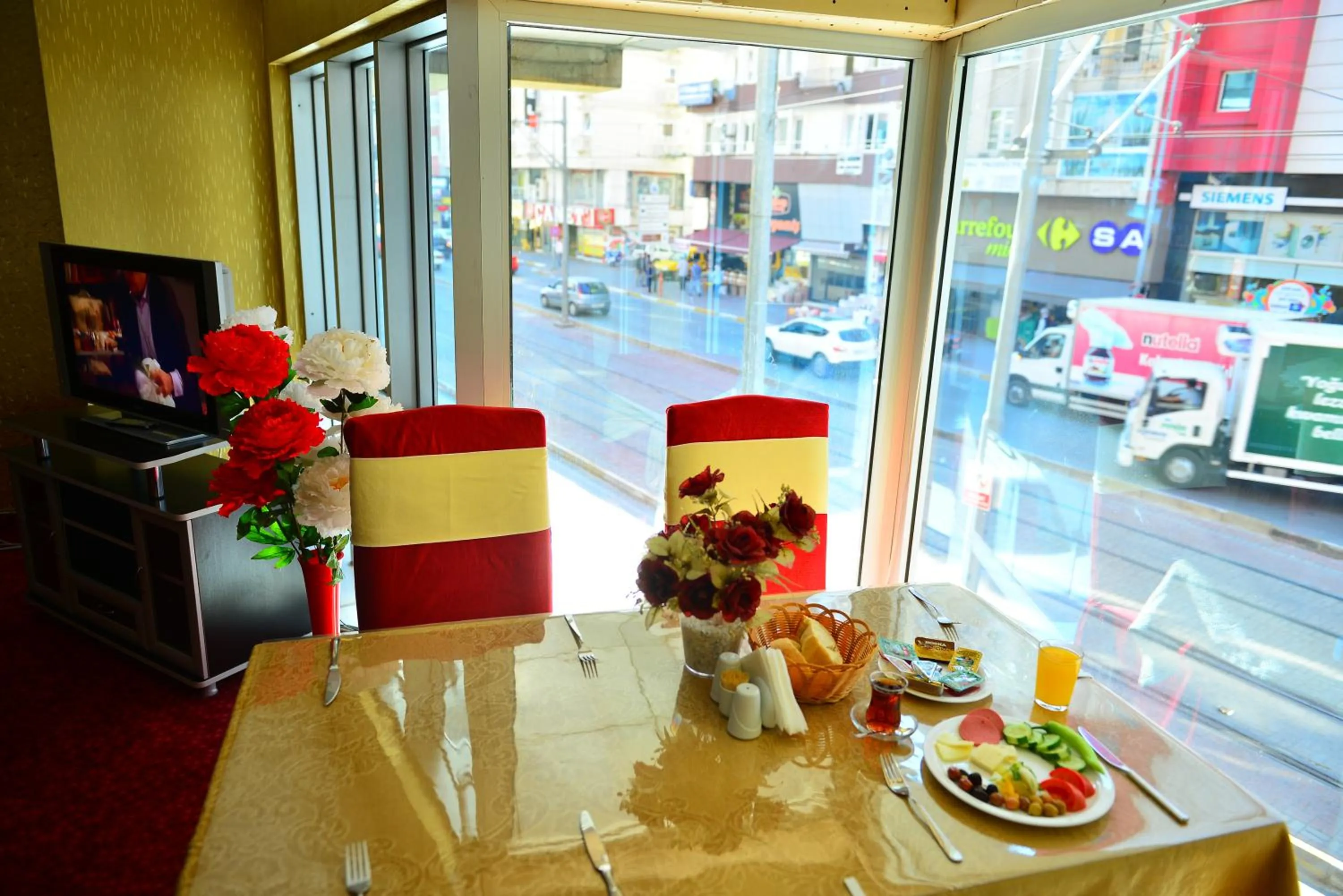 Restaurant/places to eat in Kivrak Hotel