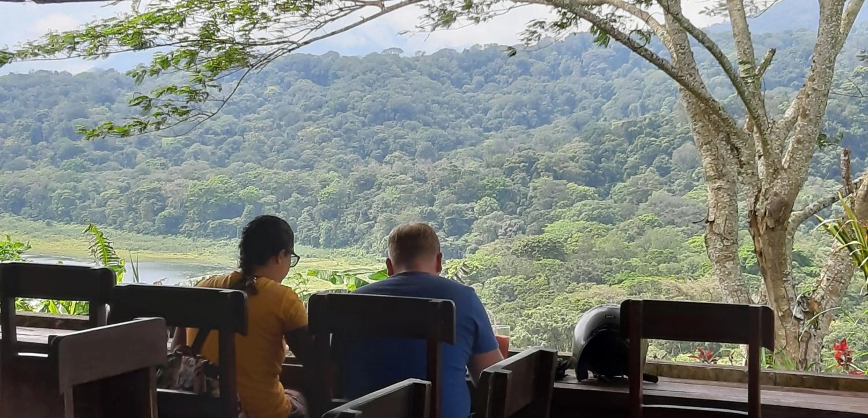 Terrasse du Lac Munduk