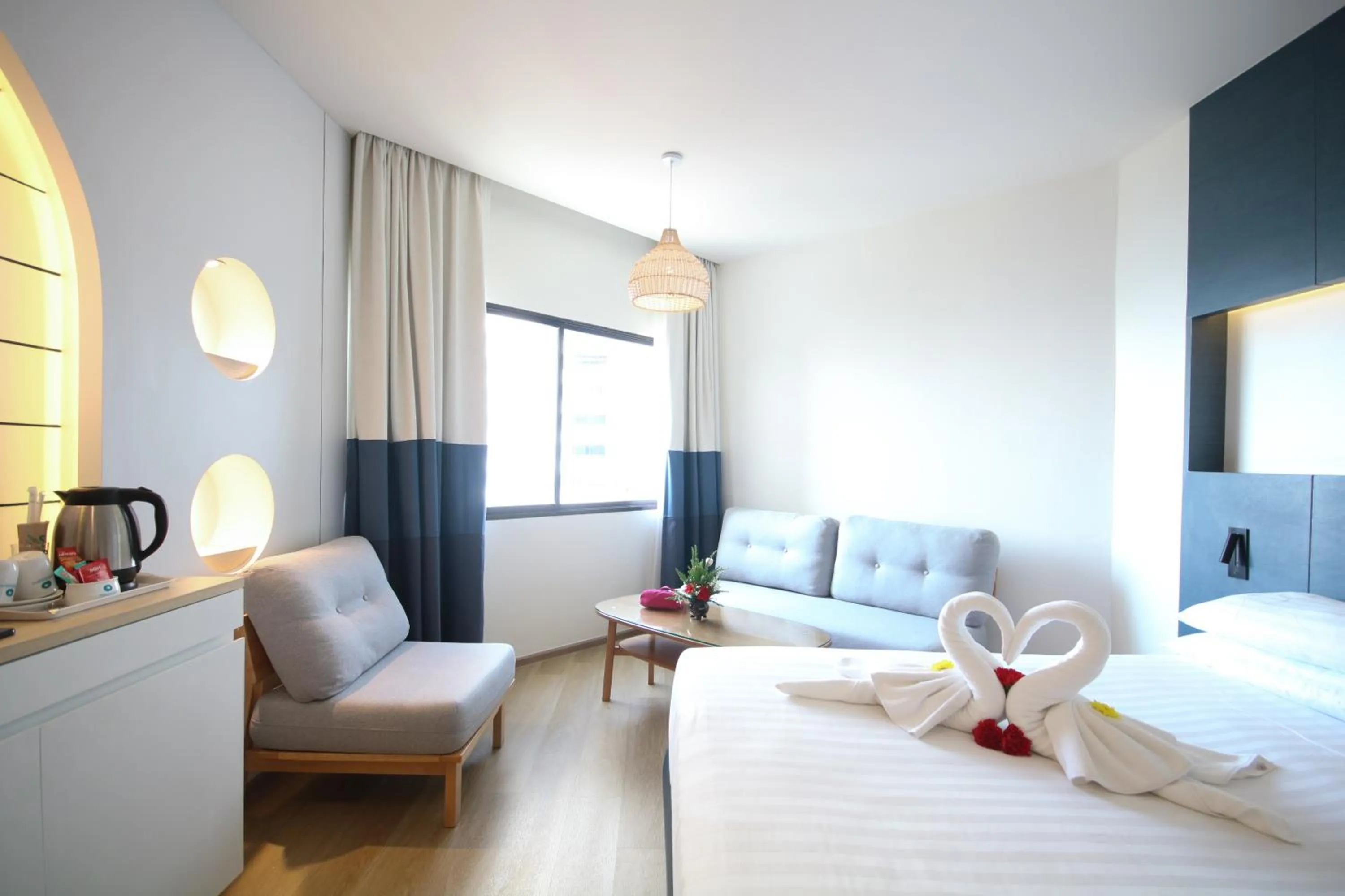 Bed in Jomtien Palm Beach Hotel and Resort