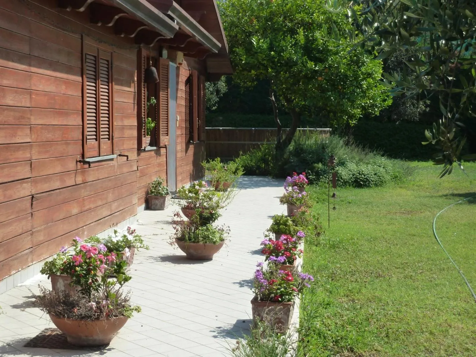 Garden view in 'O Chalet