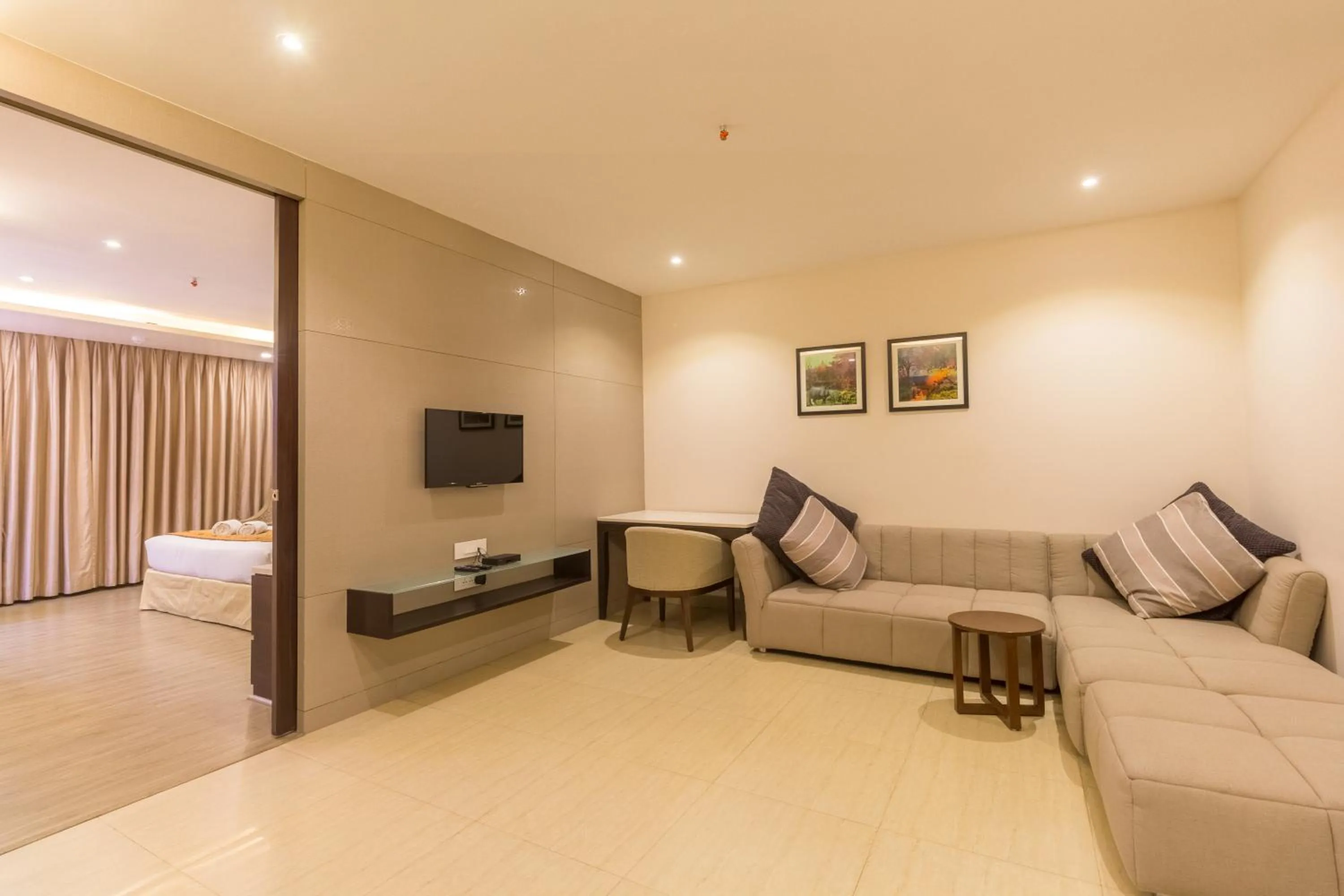 Living room, Bed in Hotel Palacio