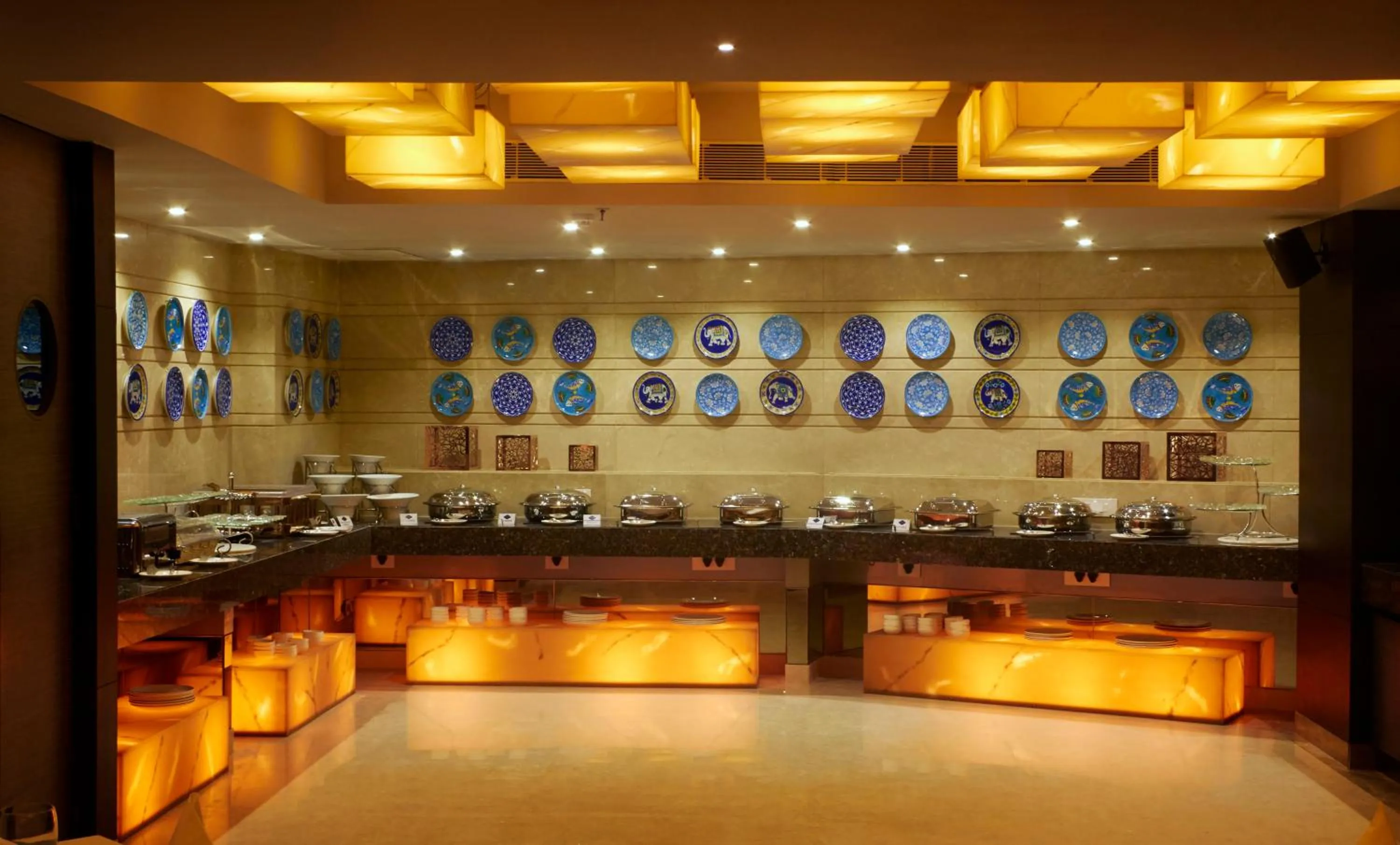 Restaurant/places to eat in Hotel Palacio