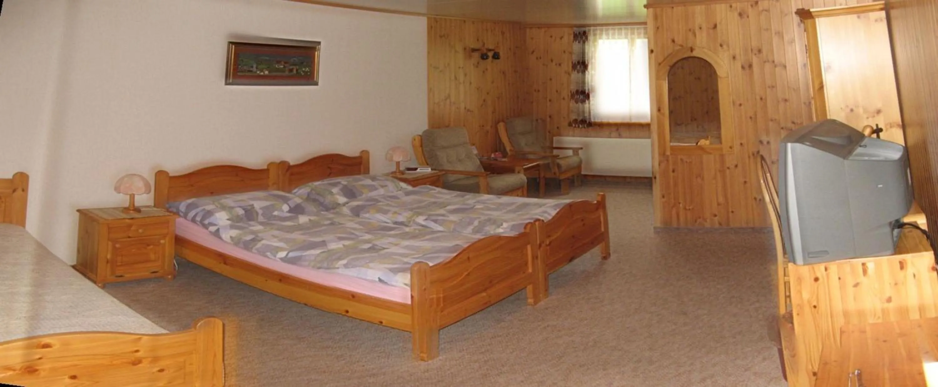 Triple Room with Private Bathroom in Hotel Garni Traube B&B