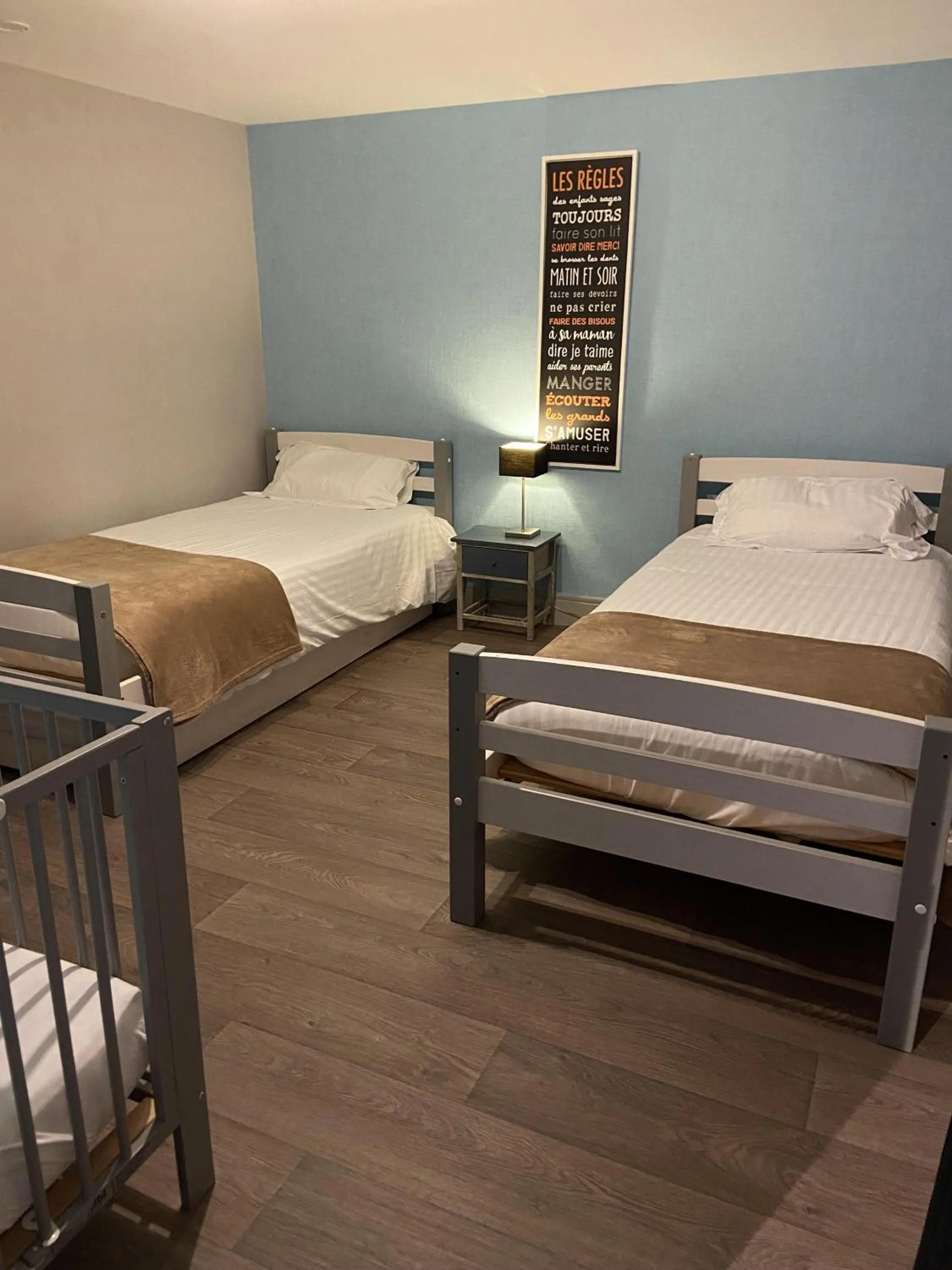 Bed in Hôtel L'Univers