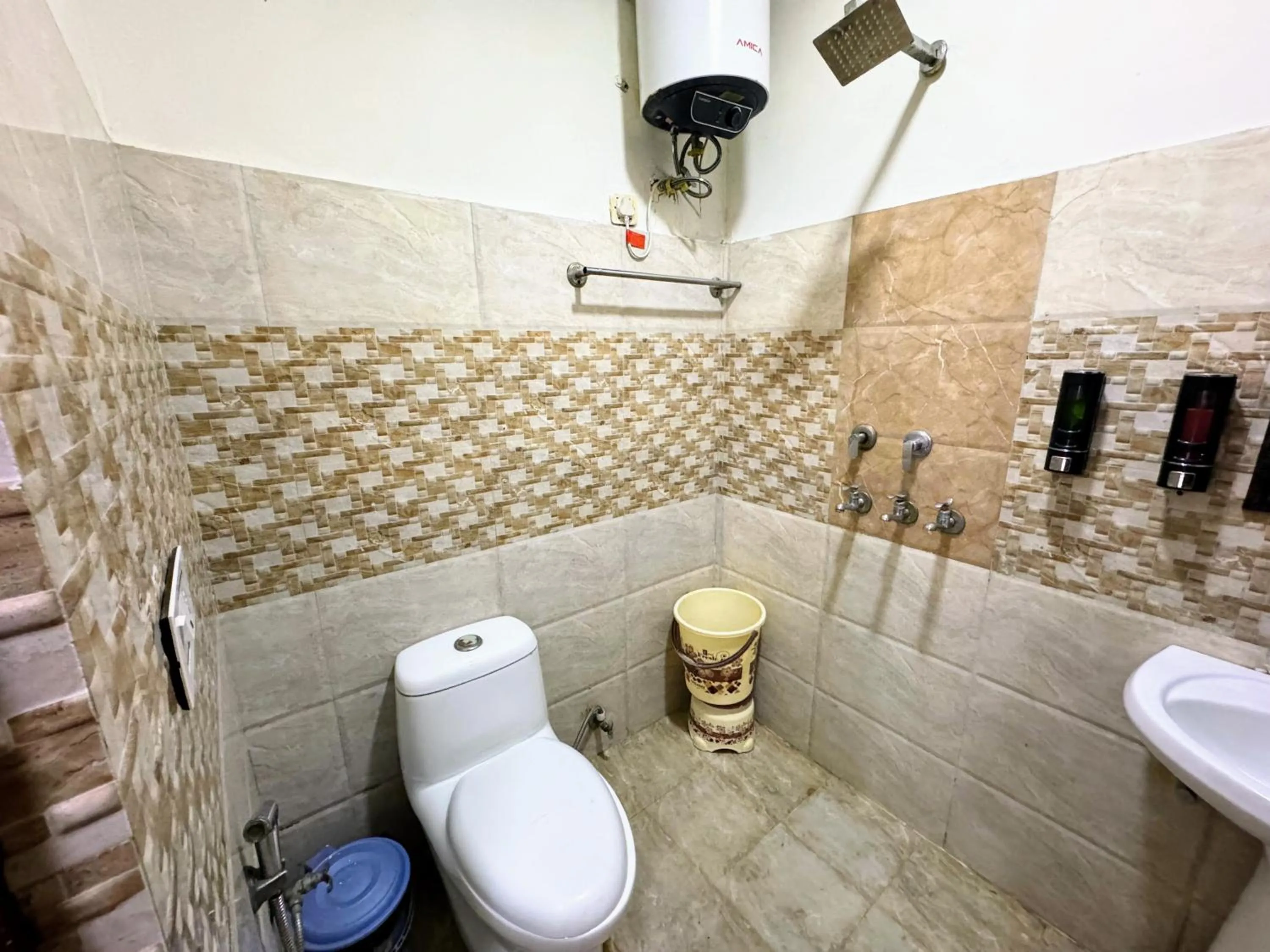 Shower in Backpacker's Nest