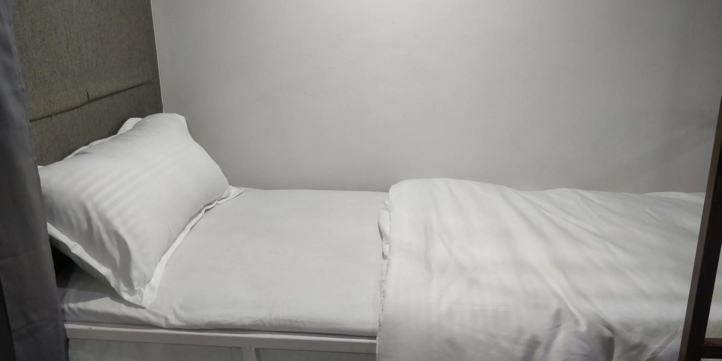 bunk bed, Bed in Backpacker's Nest