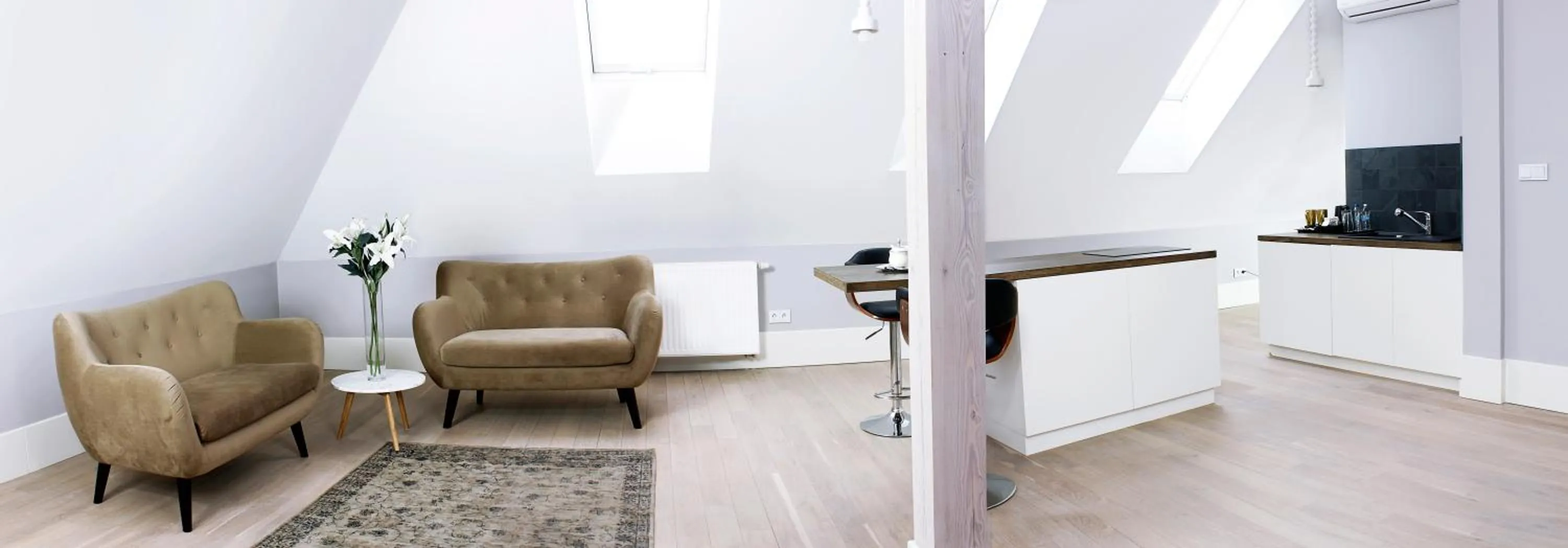 Photo of the whole room in Hotel Nihil Novi