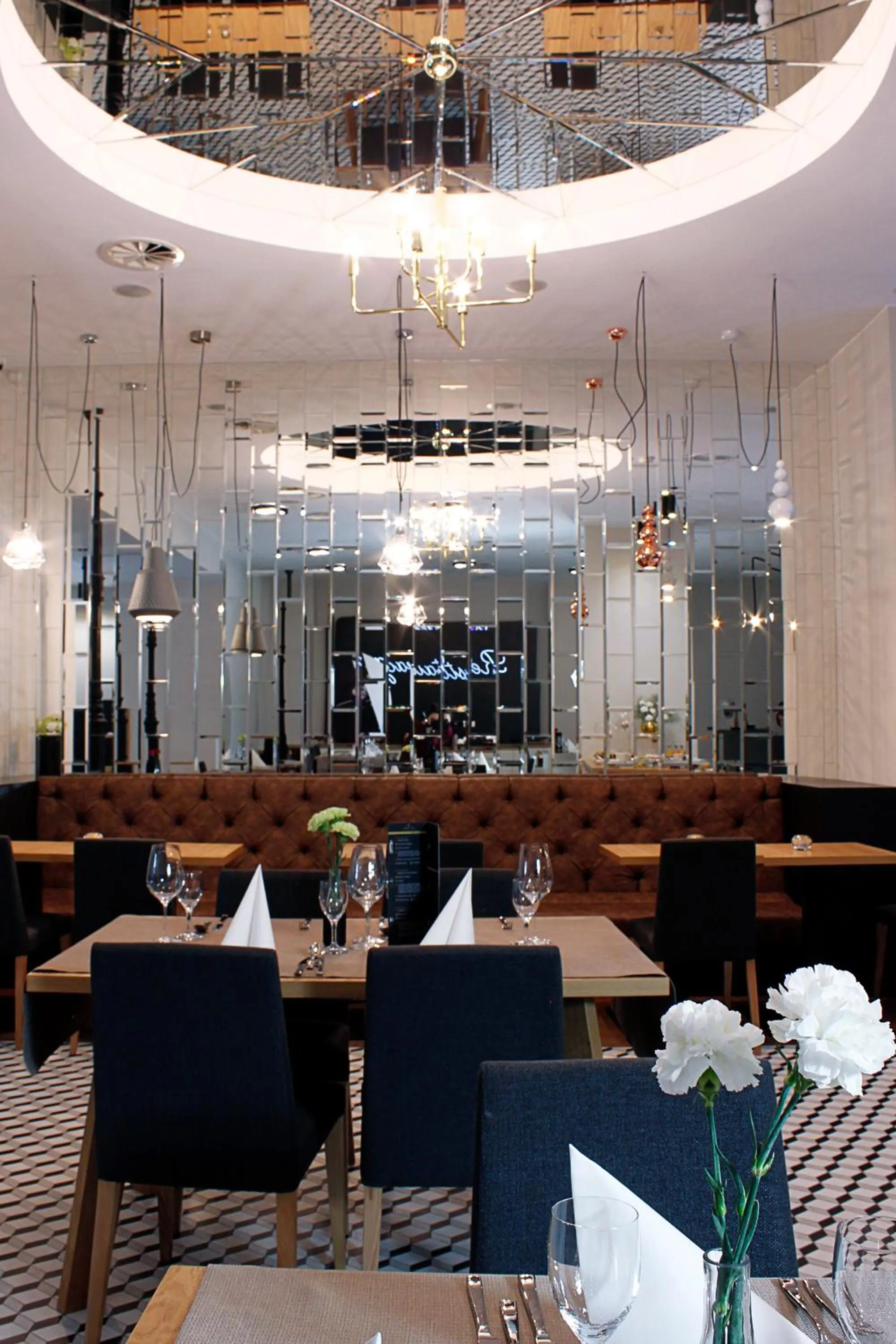 Restaurant/places to eat in Hotel Nihil Novi