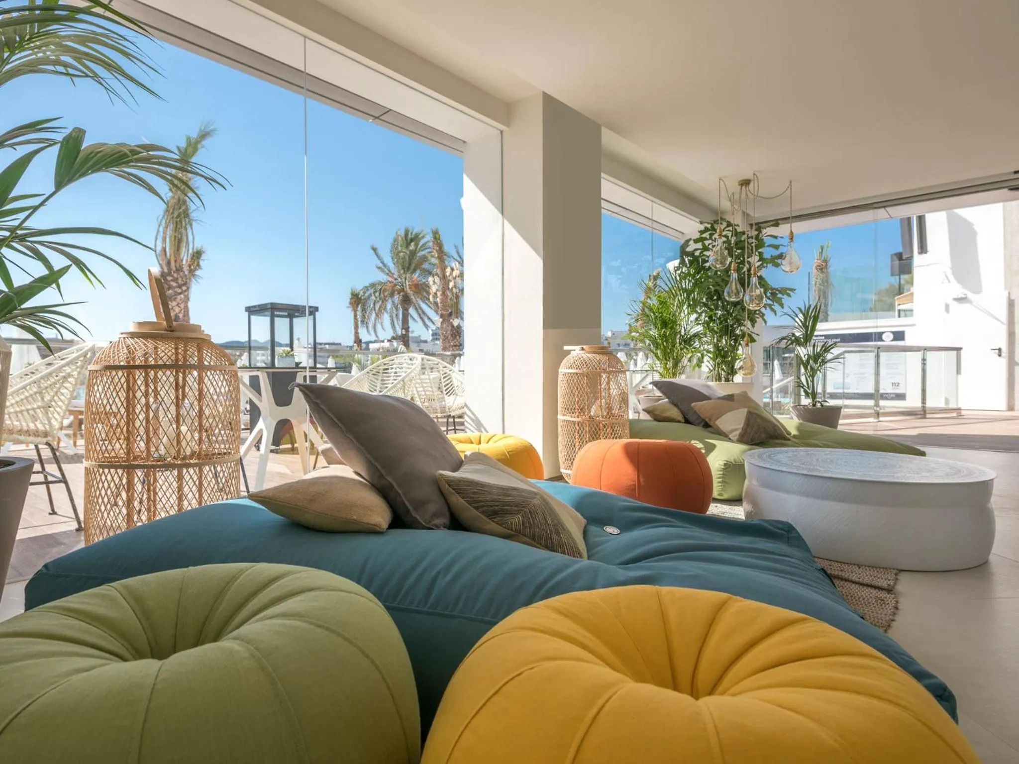 Communal lounge/ TV room in Amàre Beach Hotel Ibiza - Adults Recommended