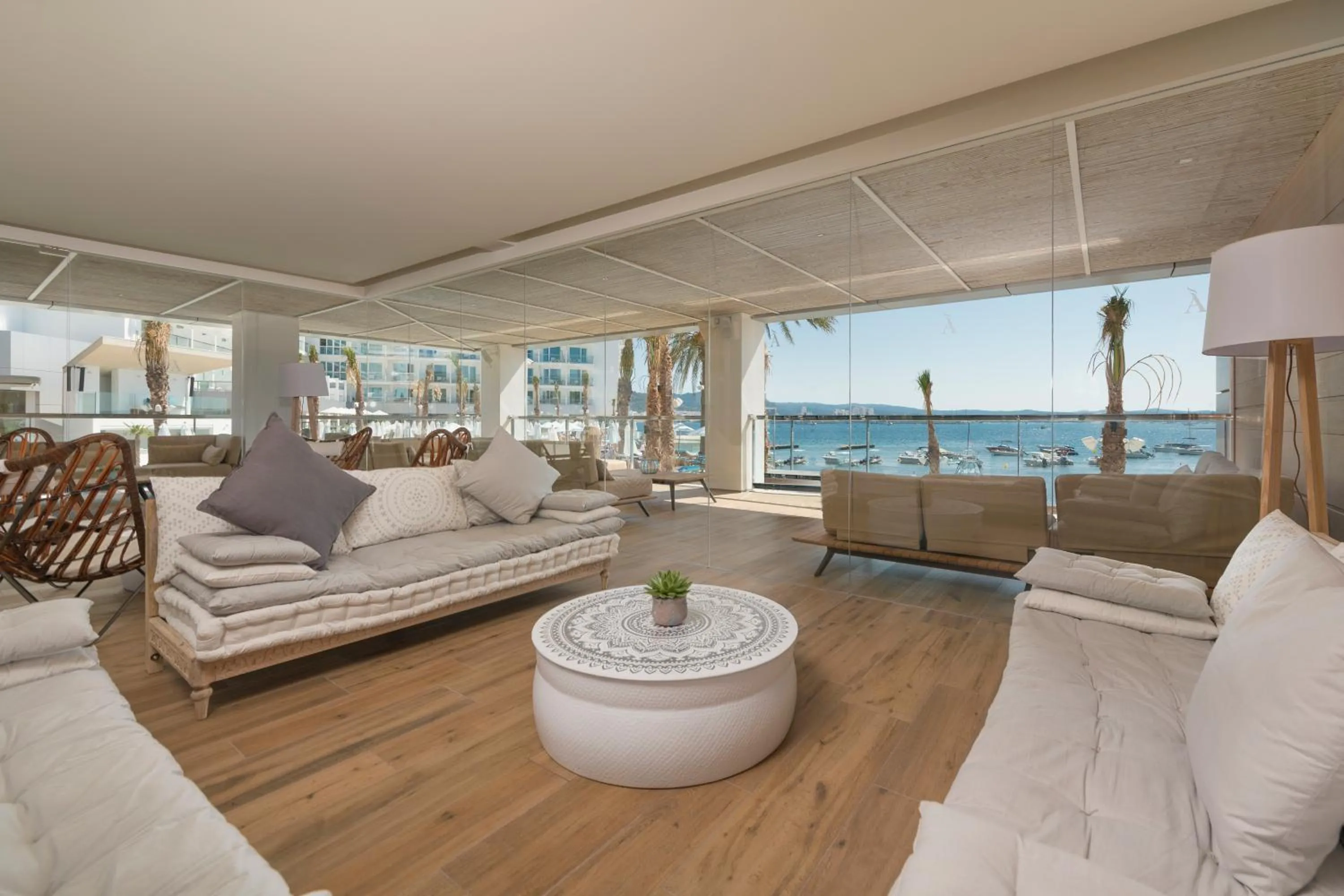 Area and facilities in Amàre Beach Hotel Ibiza - Adults Recommended