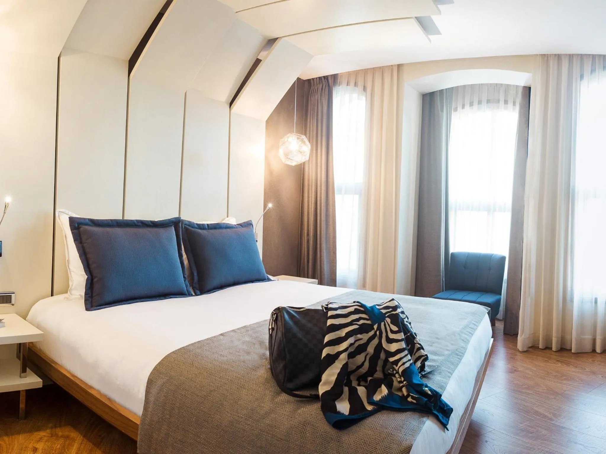 Bed in Maroon Hotel Pera