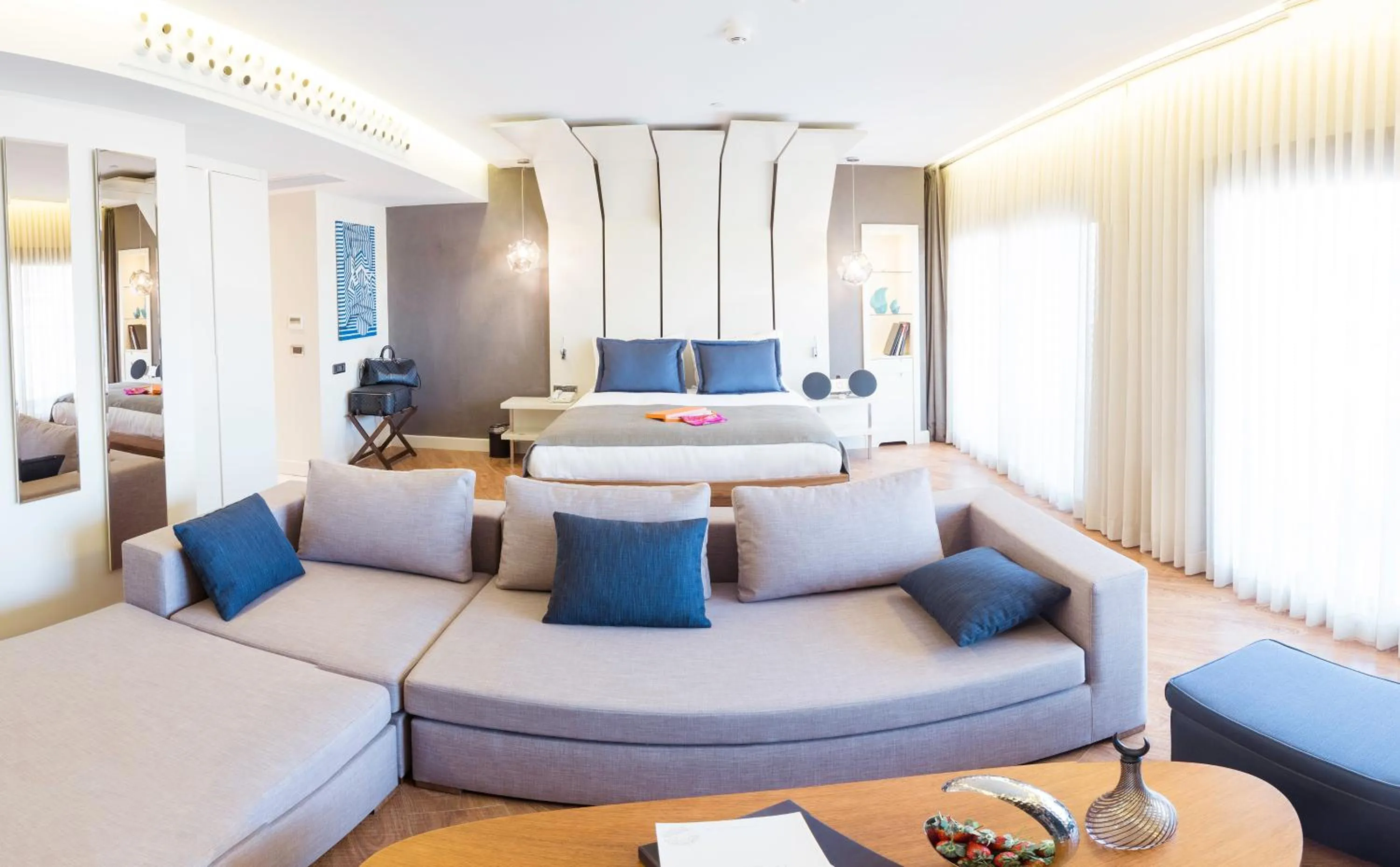 Bed in Maroon Hotel Pera