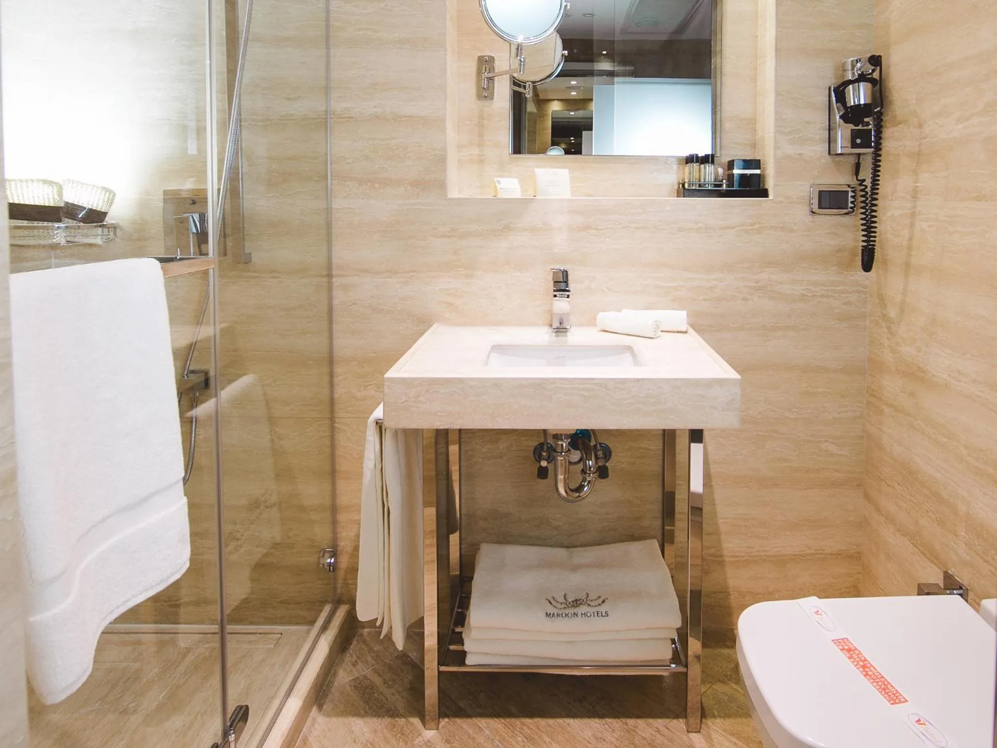 Bathroom in Maroon Hotel Pera