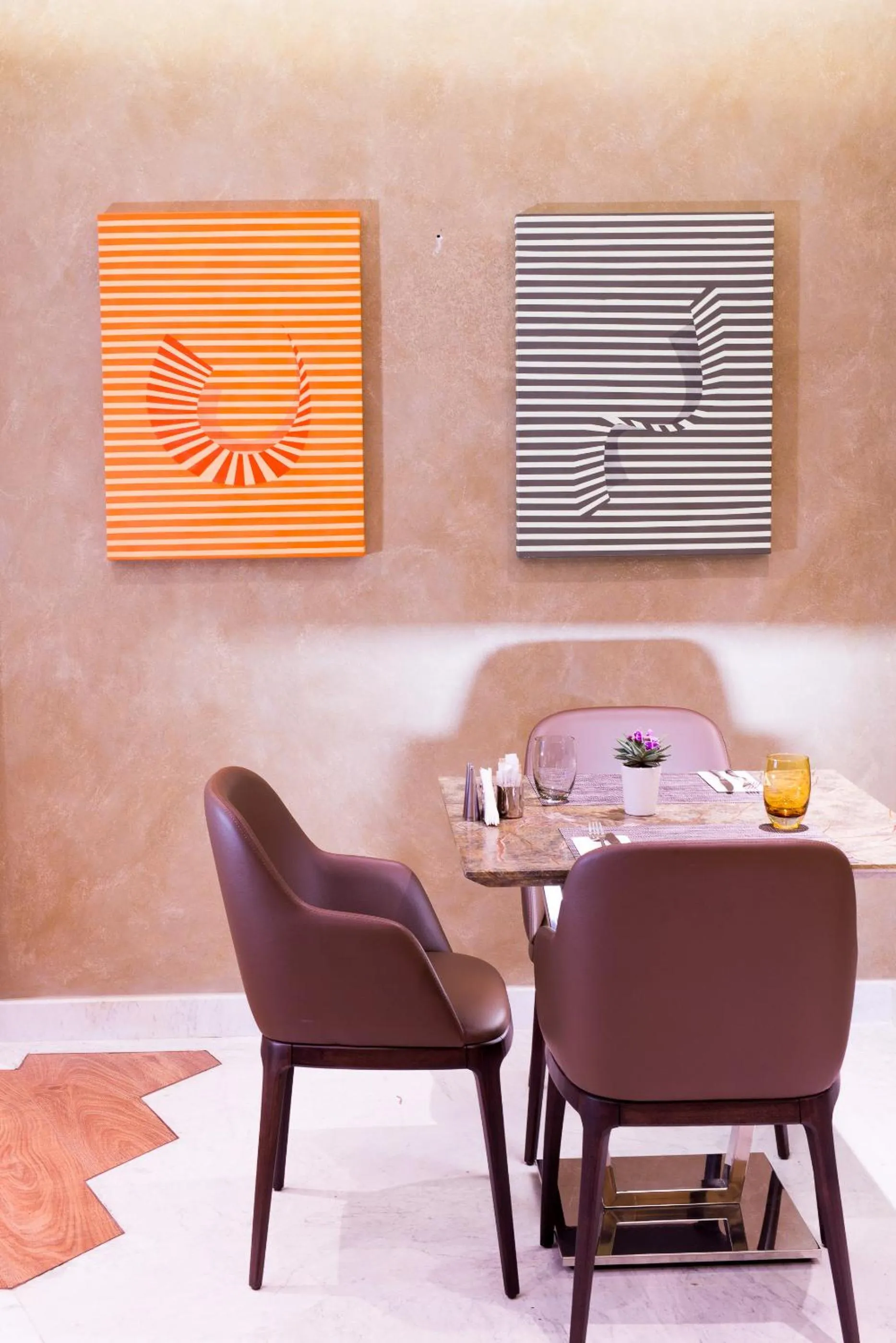 Restaurant/places to eat in Maroon Hotel Pera