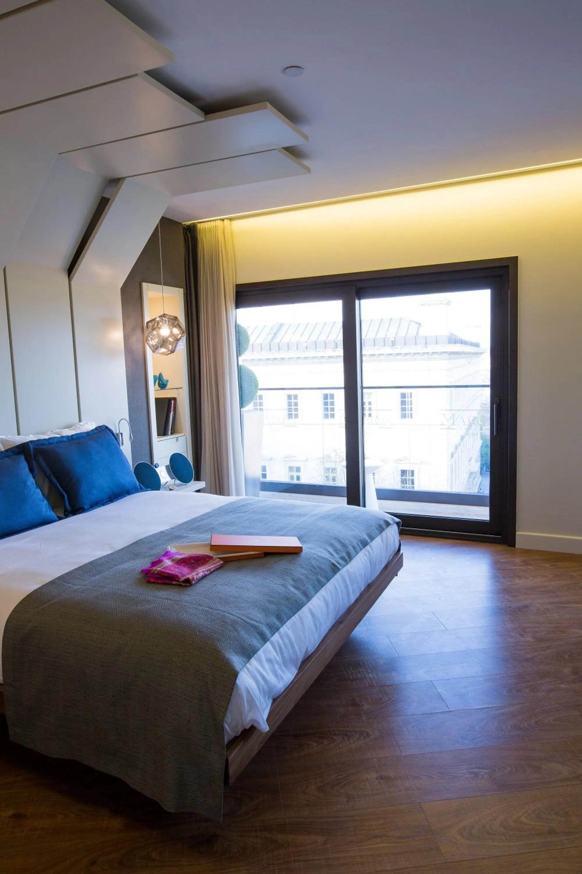 Bed in Maroon Hotel Pera