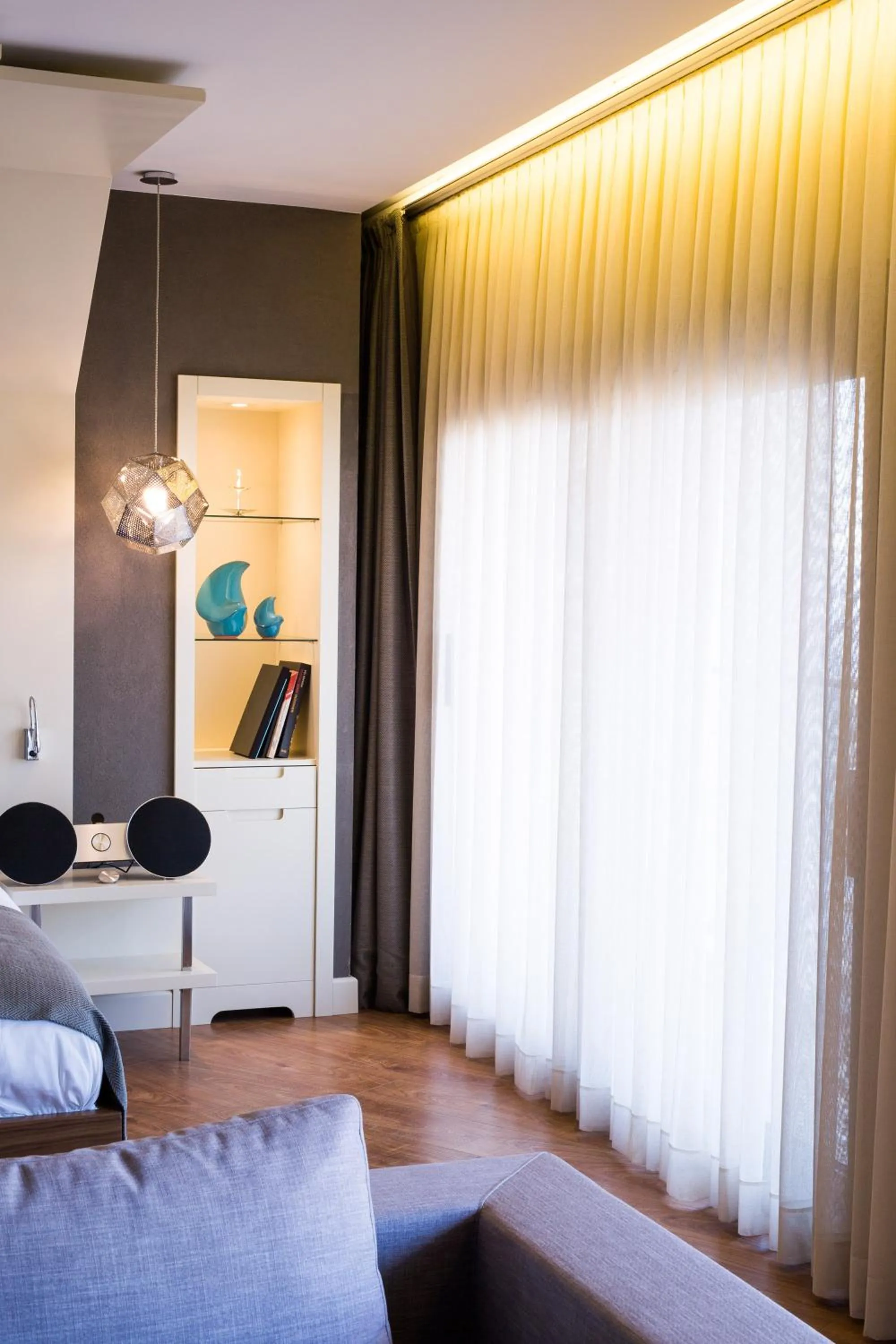 Day, Bed in Maroon Hotel Pera