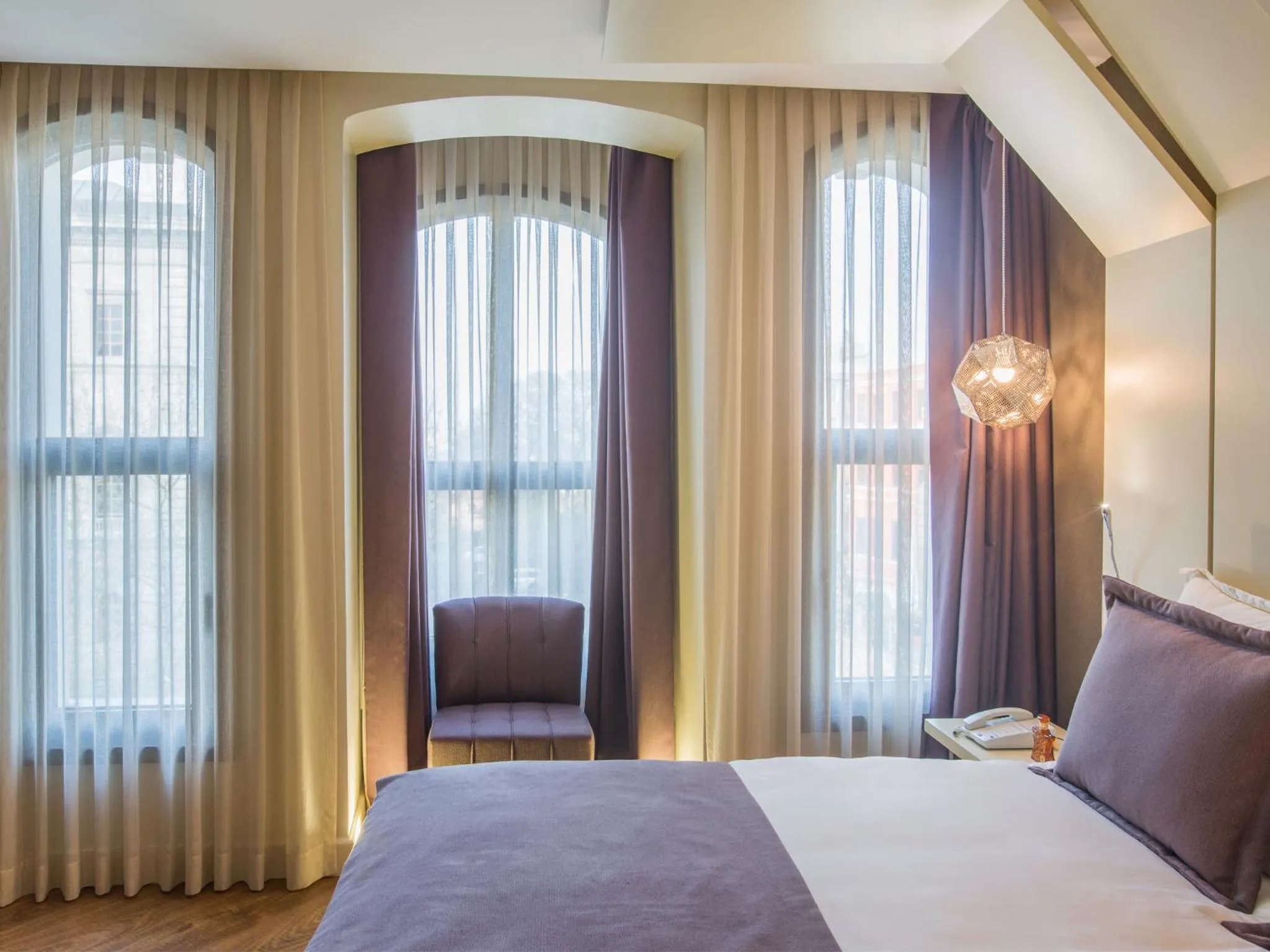 Bed in Maroon Hotel Pera