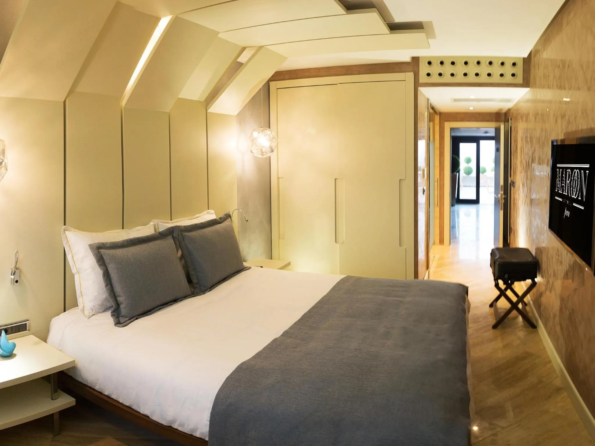 Bed in Maroon Hotel Pera