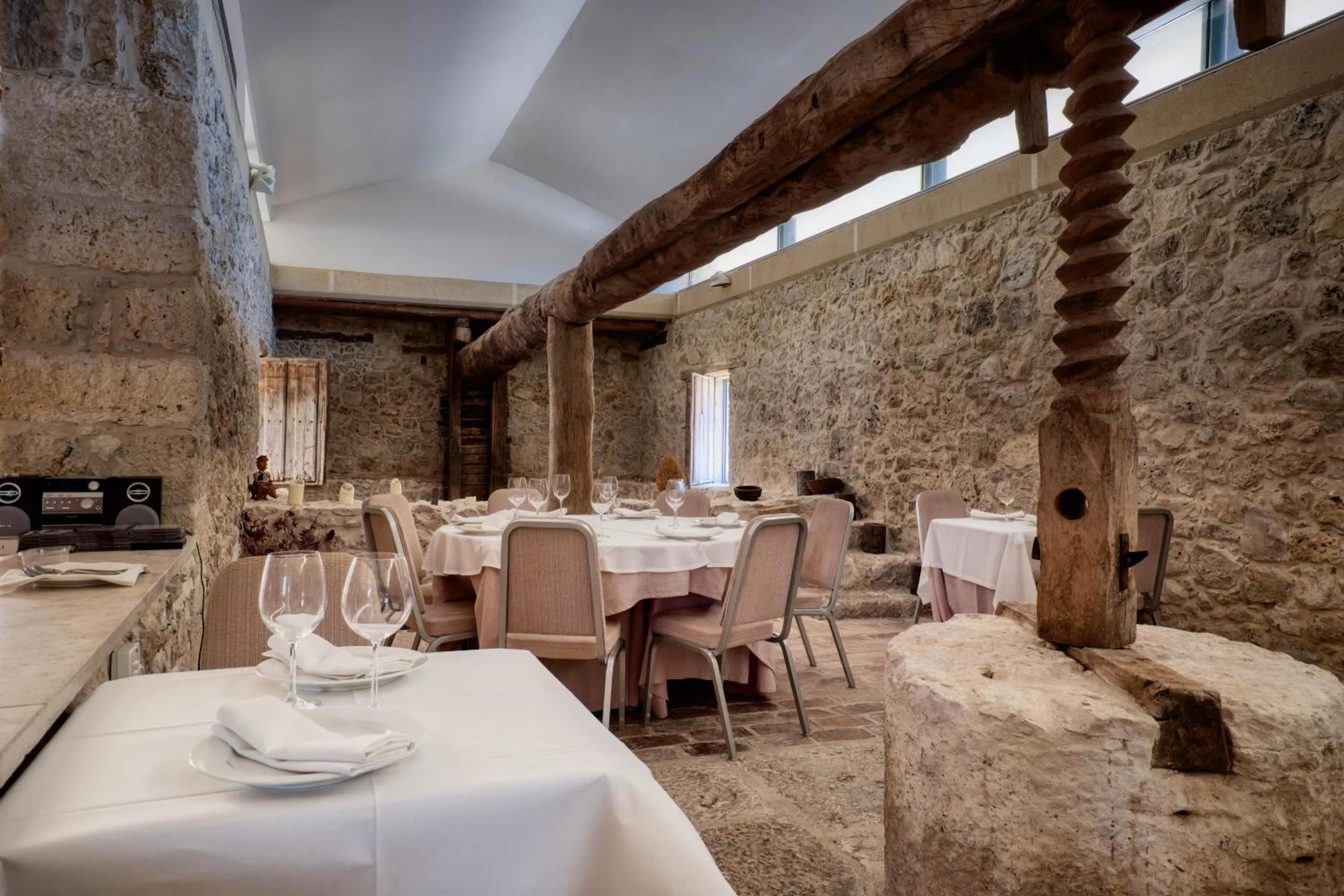 Restaurant/places to eat in Hotel La Vida Spa