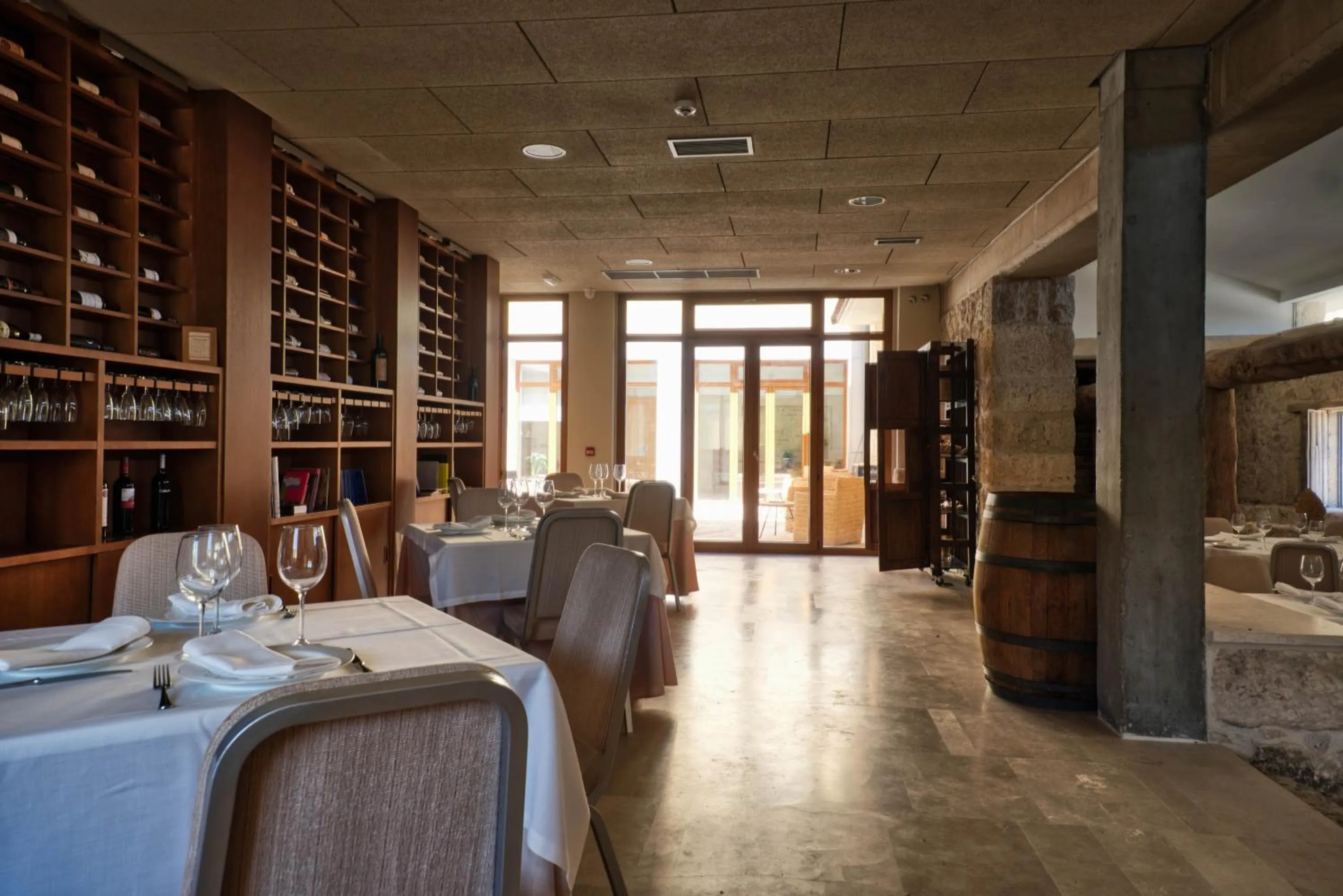 Restaurant/places to eat in Hotel La Vida Spa