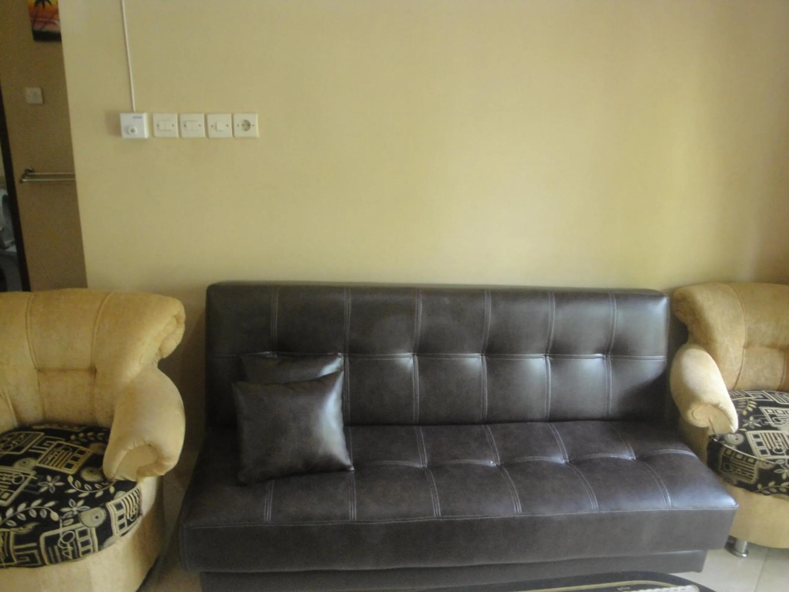 Seating area in Sari Inn Kuta Lombok