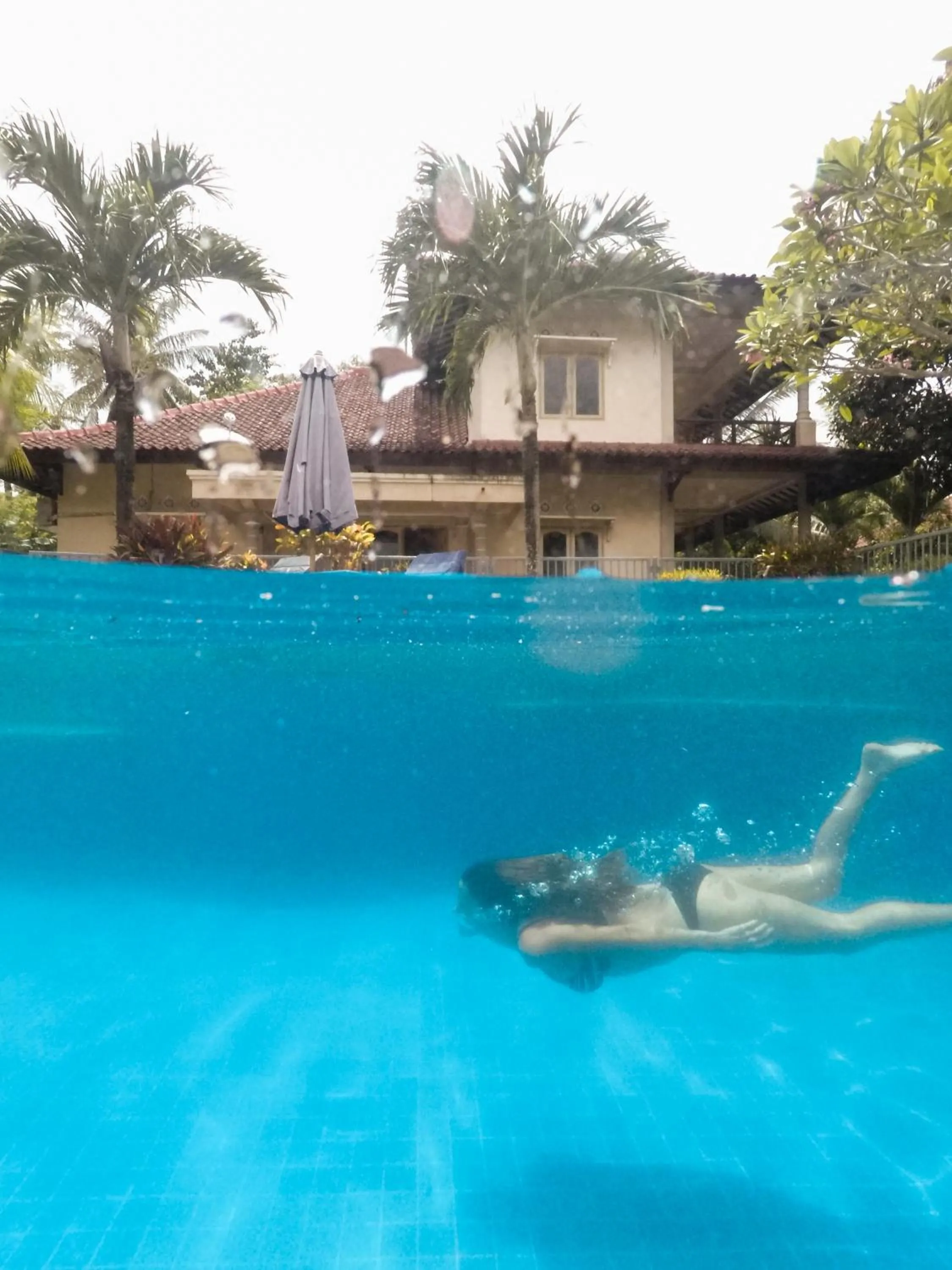 Swimming pool in Sari Inn Kuta Lombok