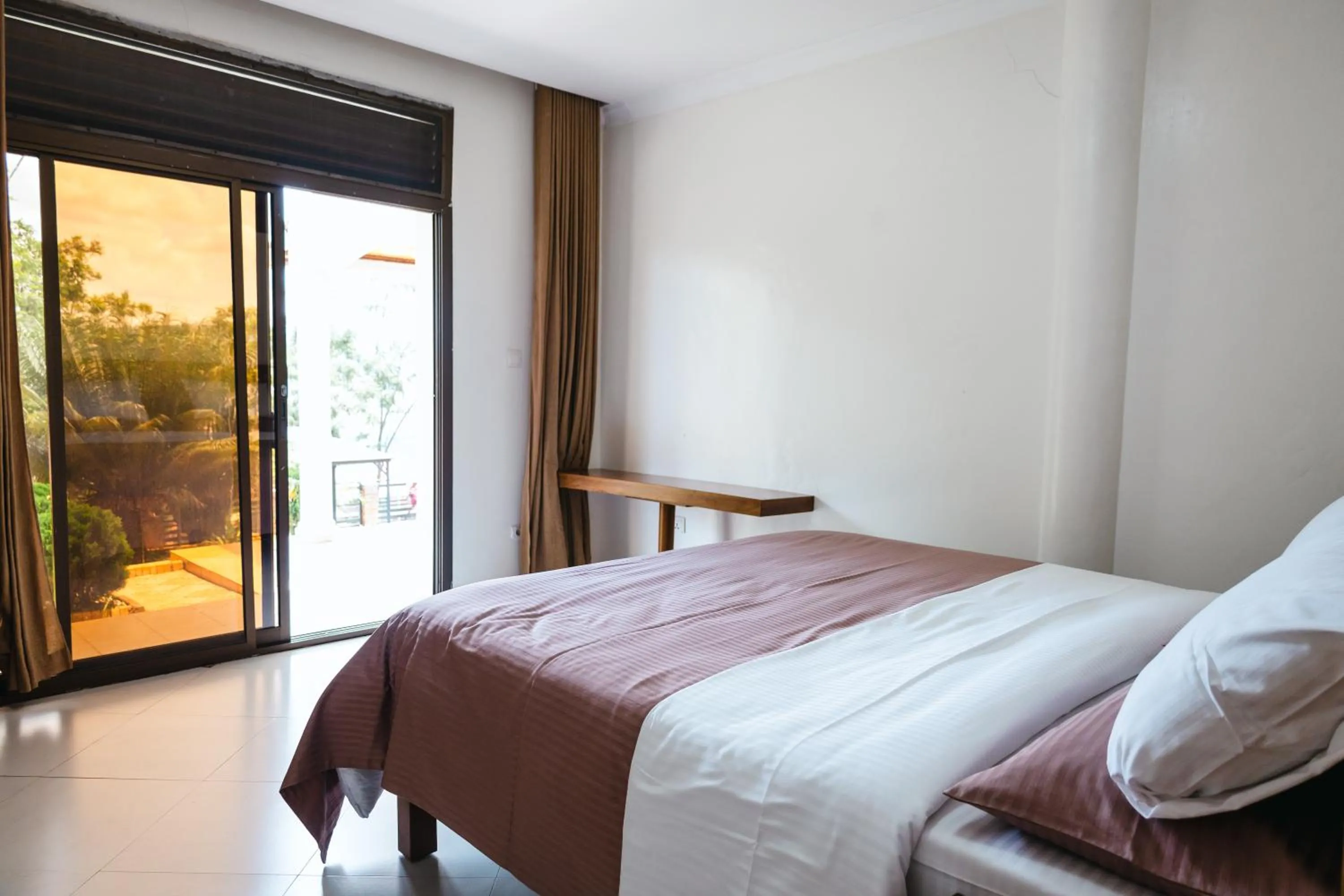 Rooftop View Apartments Rebero