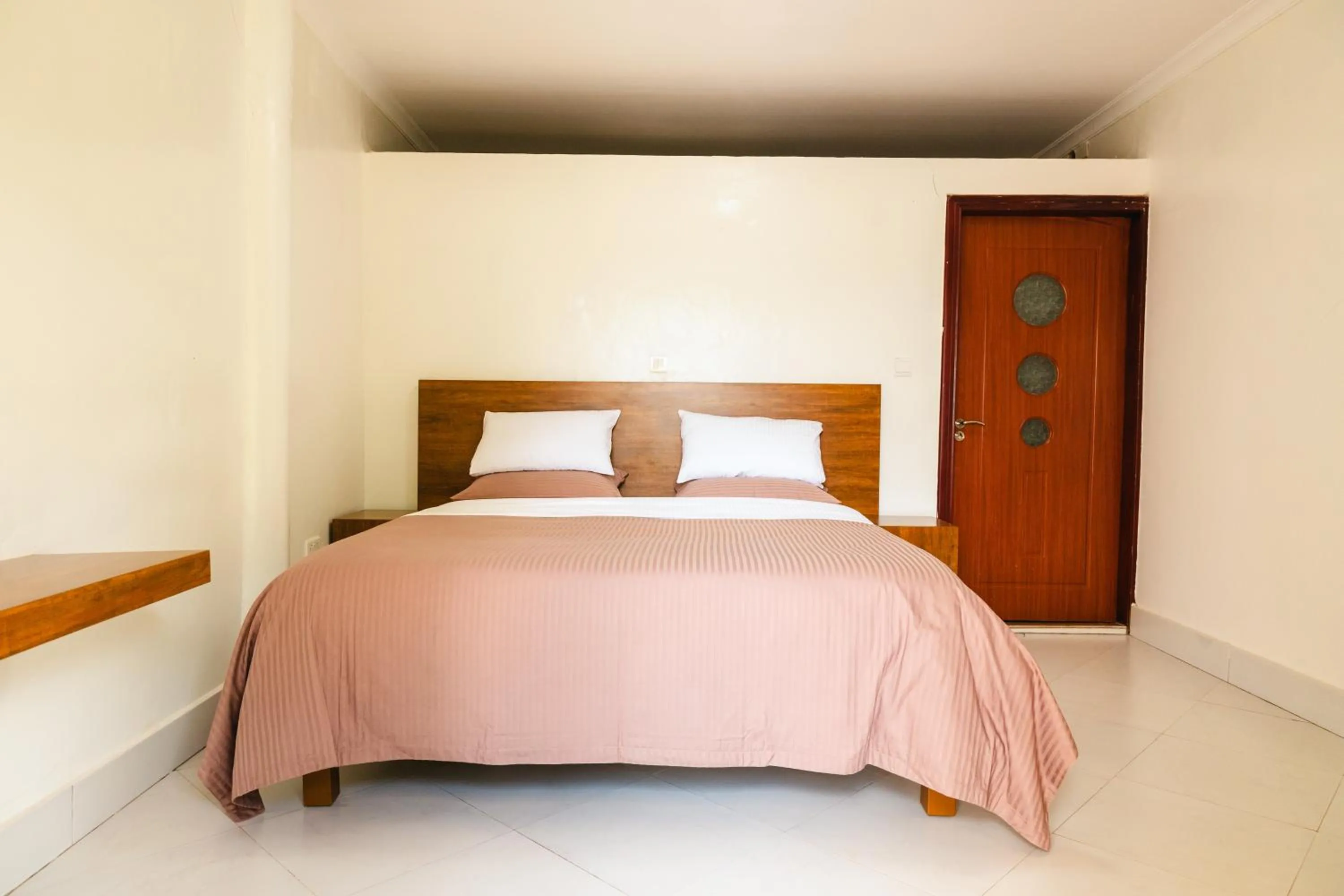 Rooftop View Apartments Rebero