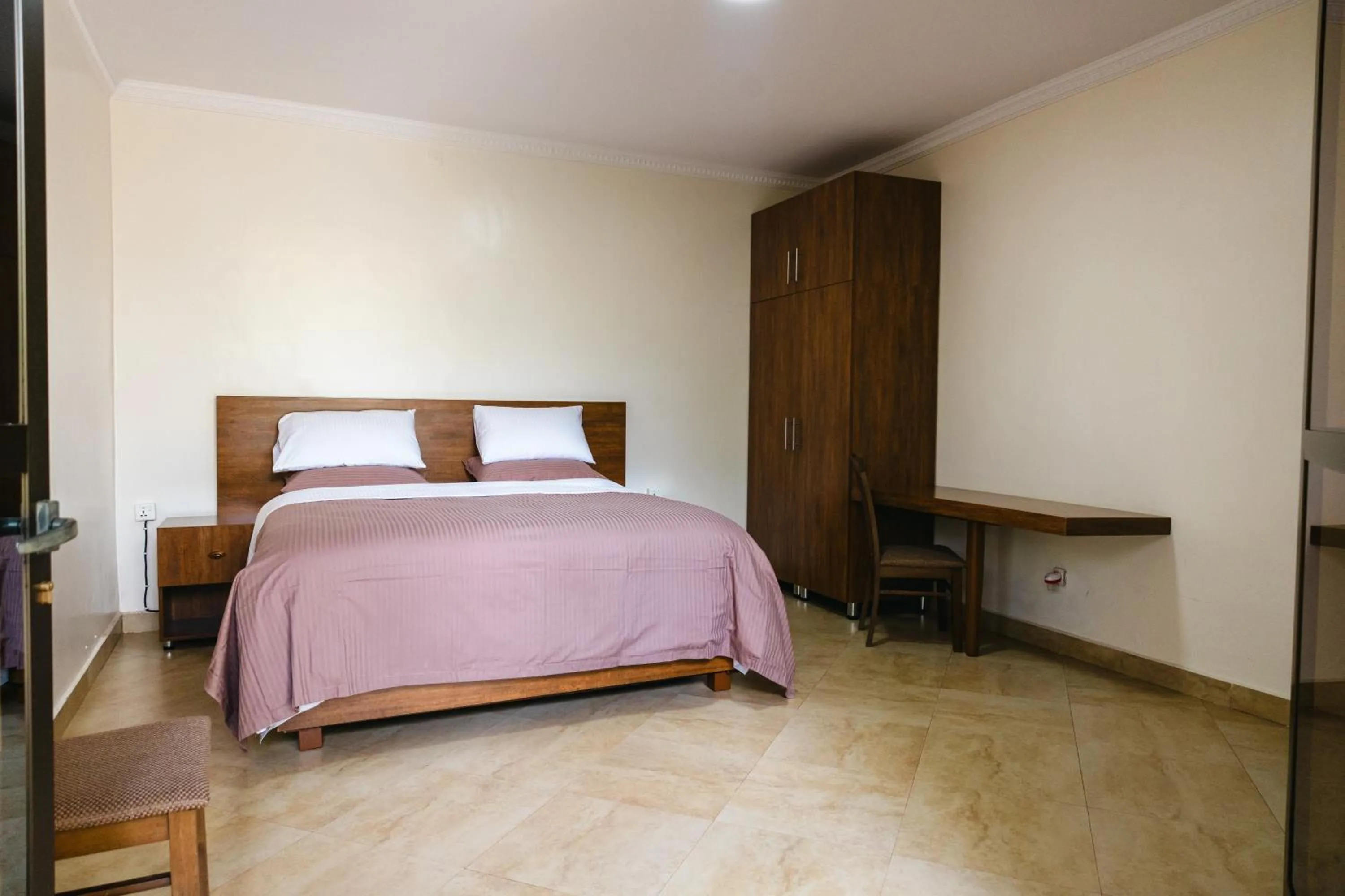 Rooftop View Apartments Rebero