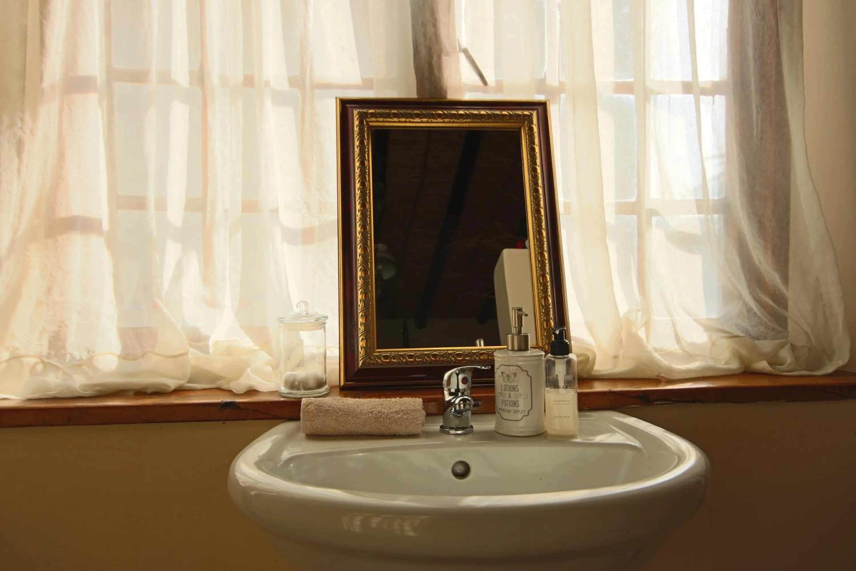 Bathroom in Wittedrift Manor House