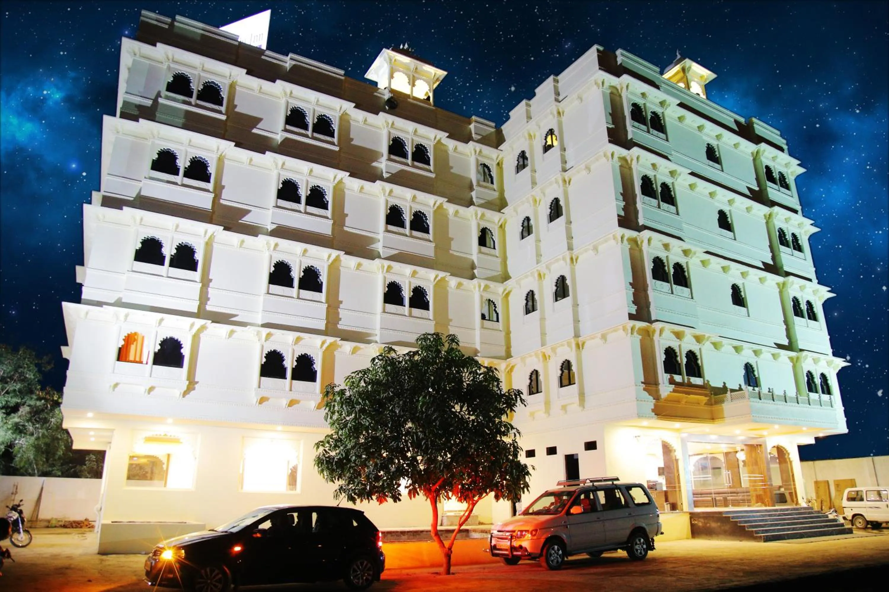 Property building in Hotel Riddhi Inn