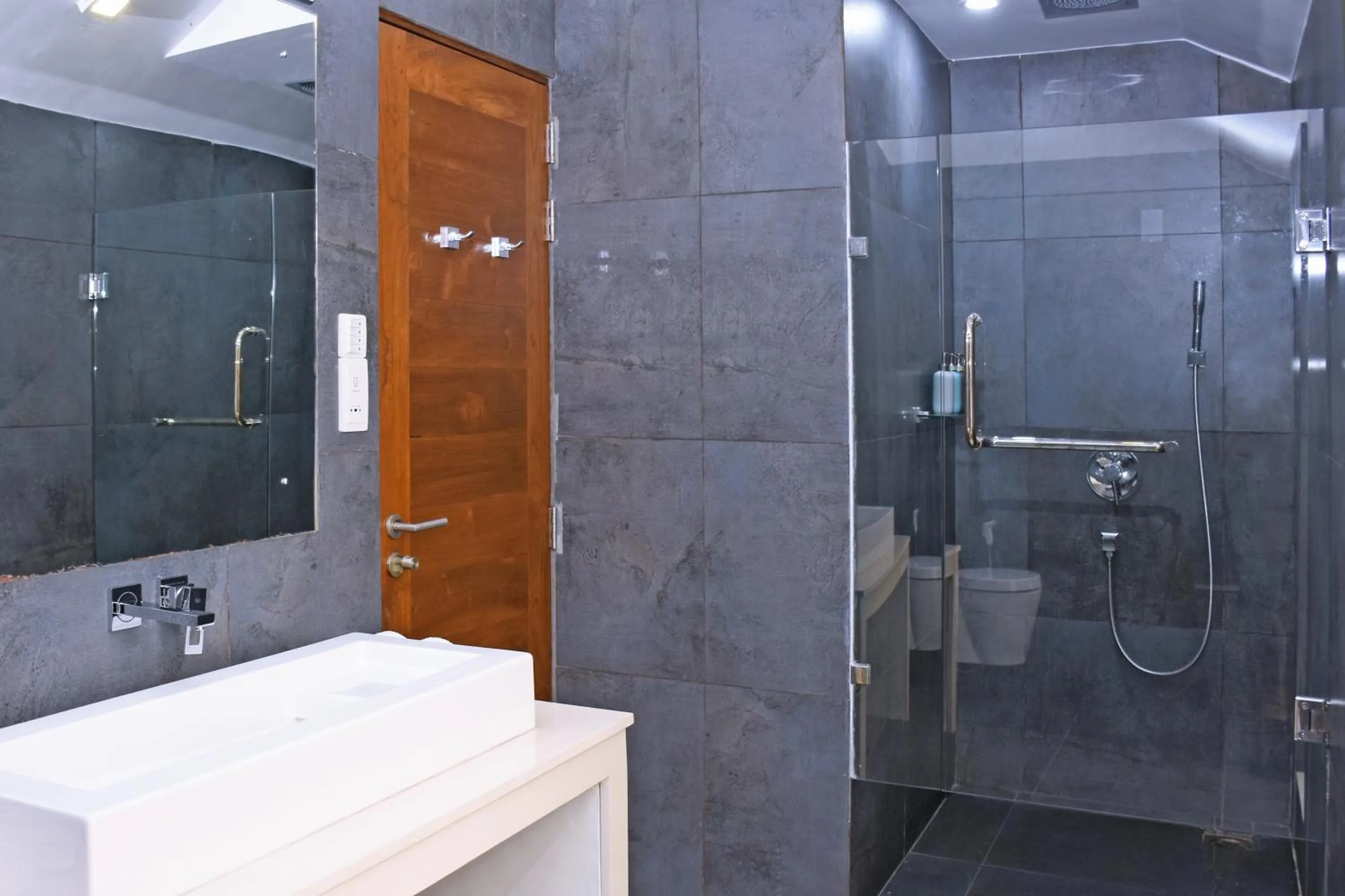 Shower in Villa Santé, Kalpitiya by The Serendipity Collection