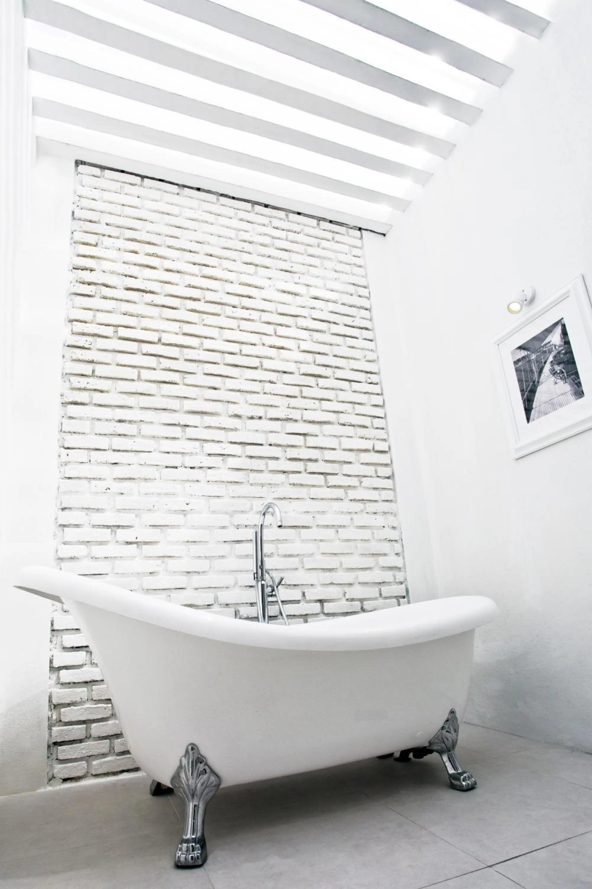 Bathroom in Villa Santé, Kalpitiya by The Serendipity Collection