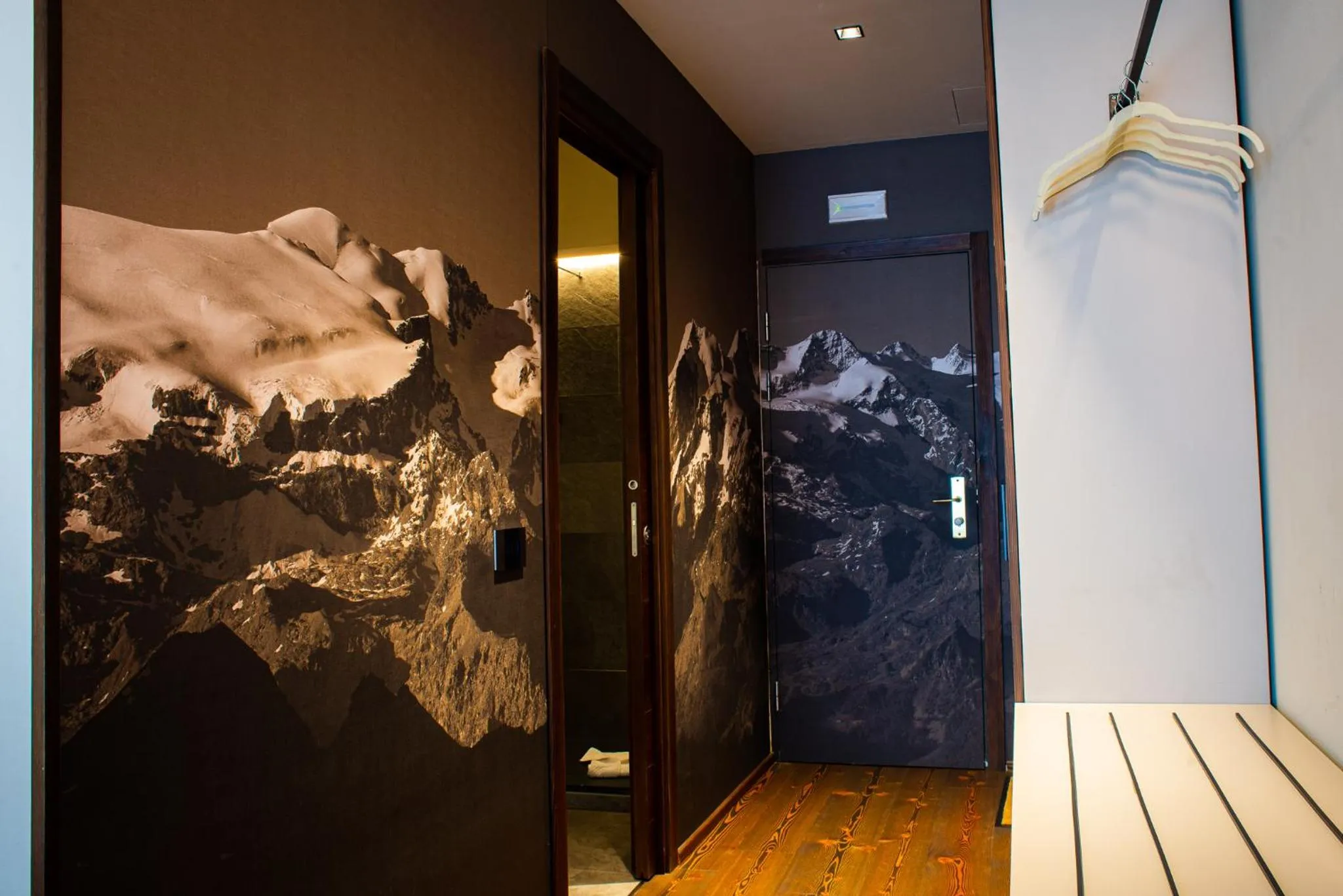 Photo of the whole room in Hotel De Champoluc