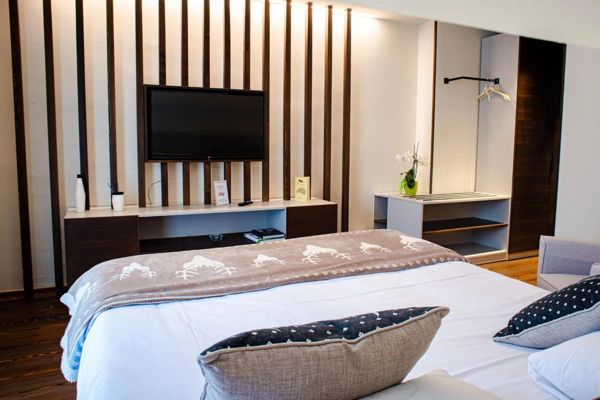 TV and multimedia, Bed in Hotel De Champoluc
