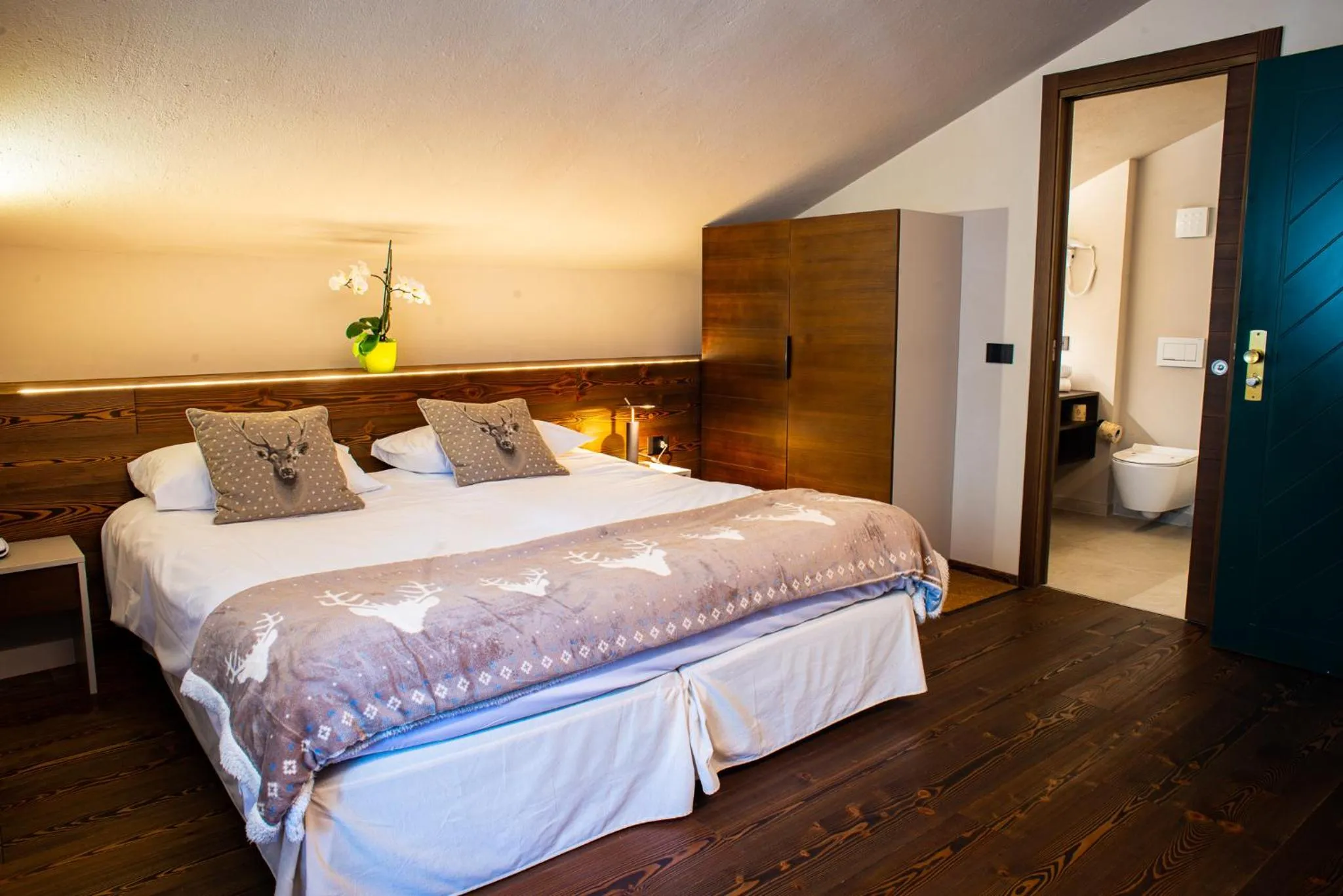 Bedroom, Bed in Hotel De Champoluc