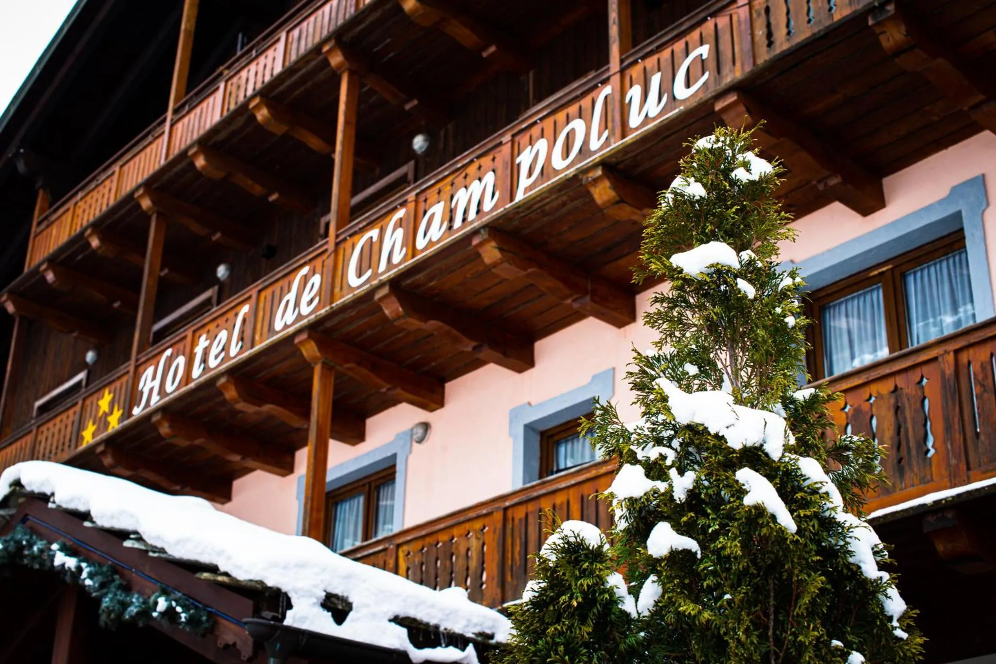 Property building in Hotel De Champoluc