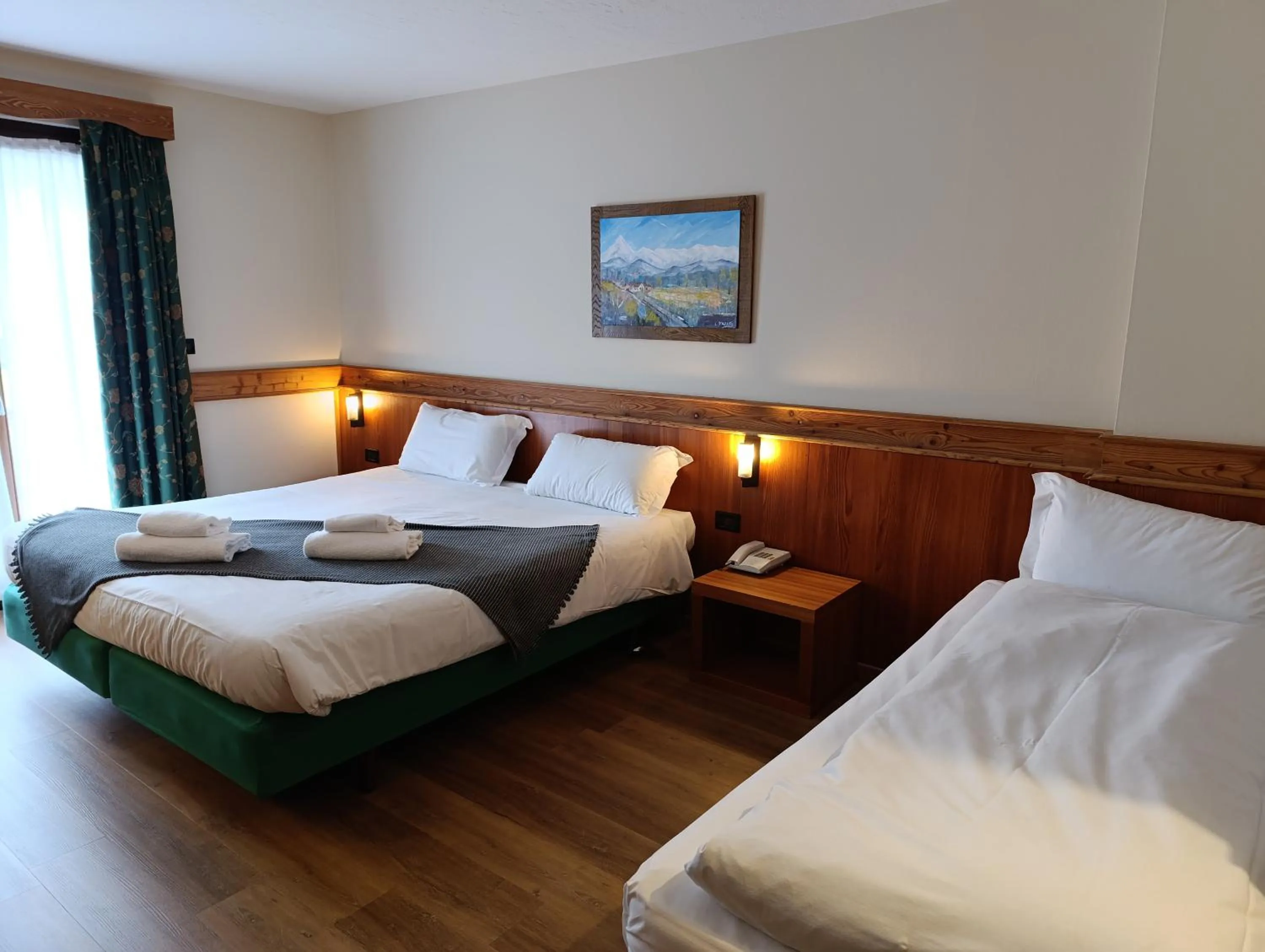 Bedroom, Bed in Hotel De Champoluc