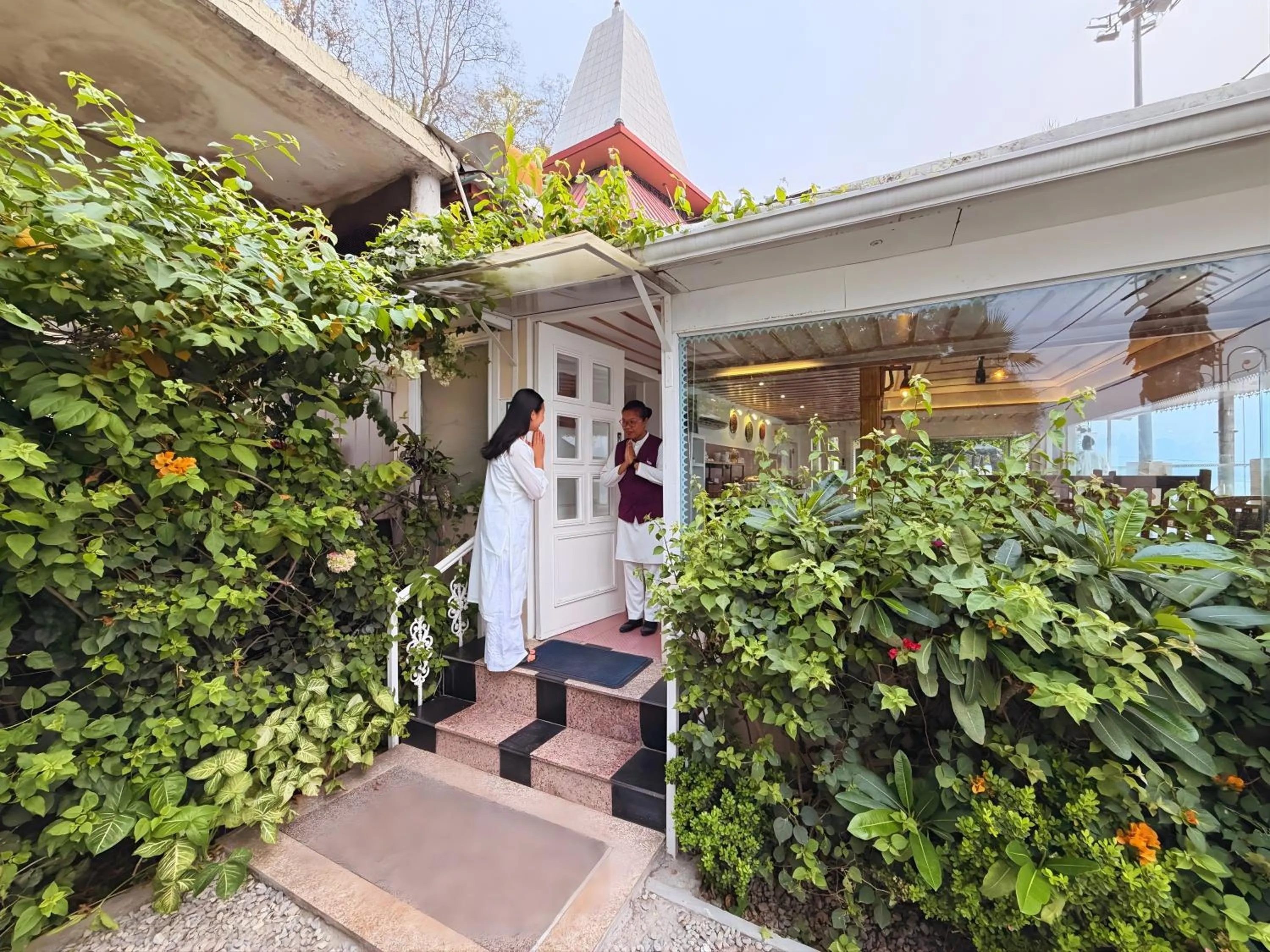 Restaurant/places to eat in Yog Niketan By Sanskriti